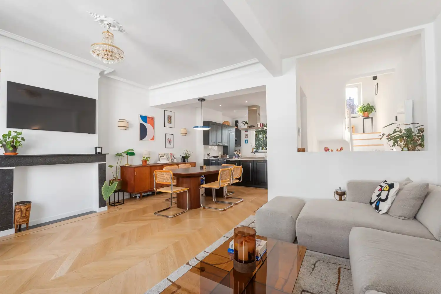 Gerenoveerd duplex-appartement met 2-kamers en zonnig terras foto 2