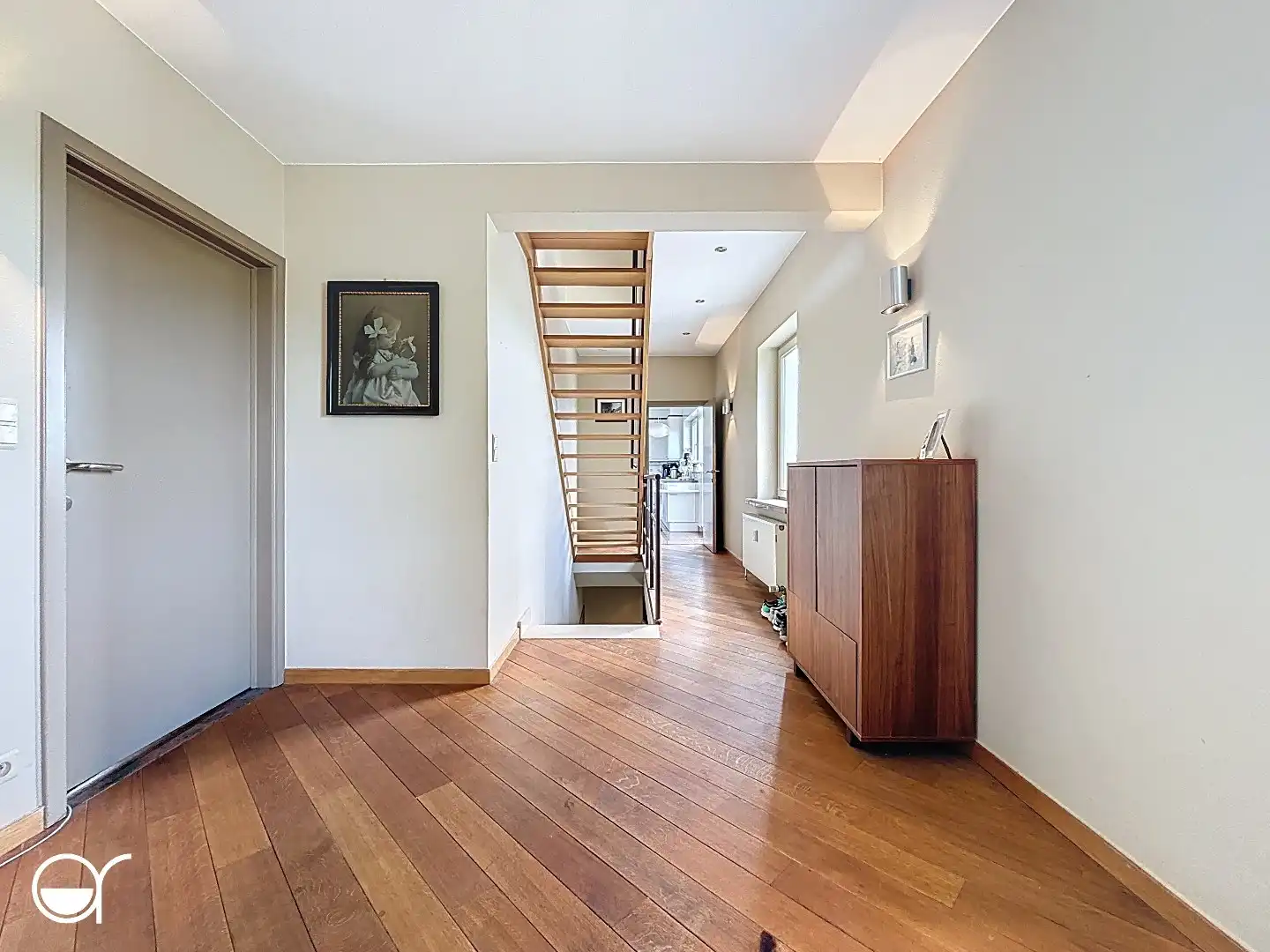 Meergezinswoning met 2 appartementen en kantoorruimte foto 16