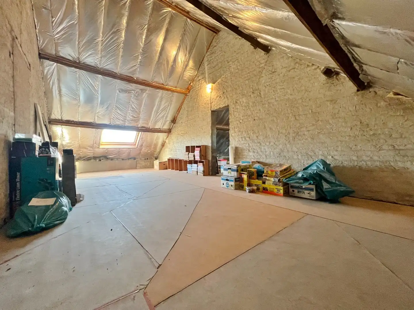 Verrassend ruime, verzorgde woning met dubbele garage en zonnige tuin.  foto 20