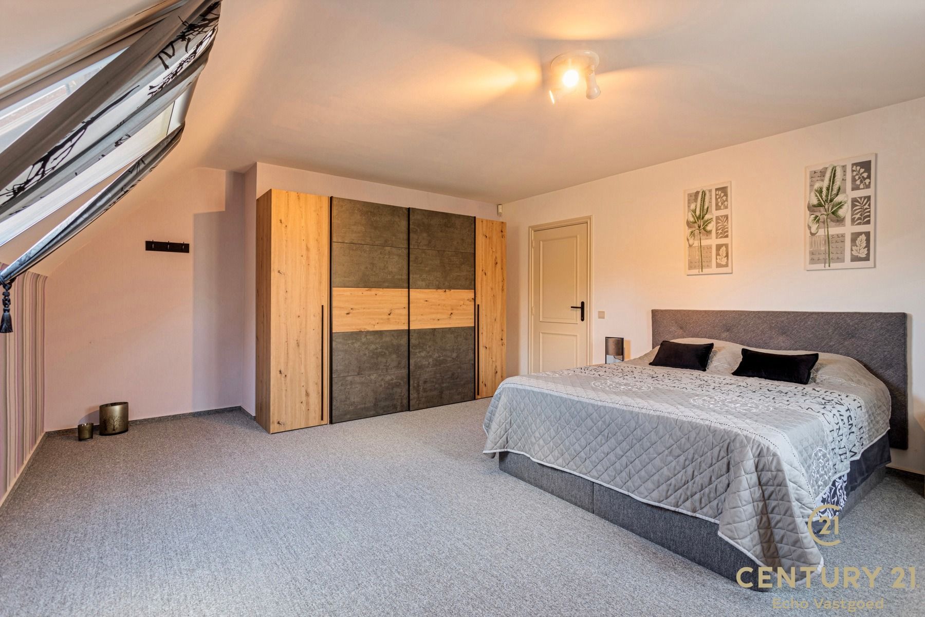 Ruime, gerenoveerde villa met fraaie tuin op ca 2420m² foto 22