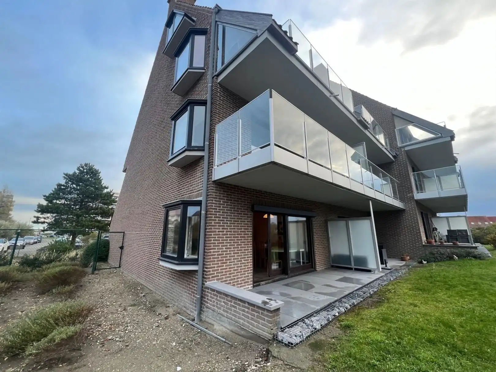 Zuidgericht appartement met groot terras en prachtig duinenzicht op toplocatie! foto 9