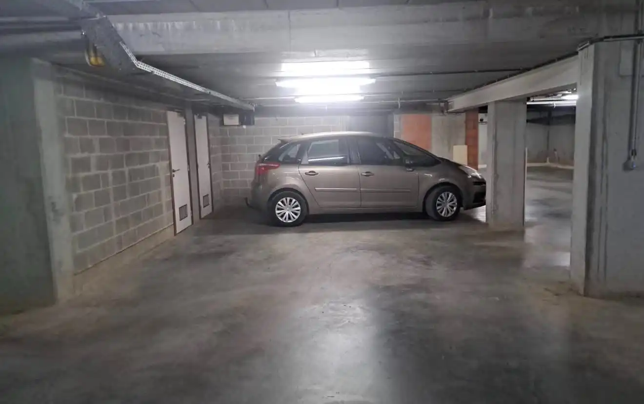 Autostaanplaats S2 – Residentie “Provence” – Asse foto 2