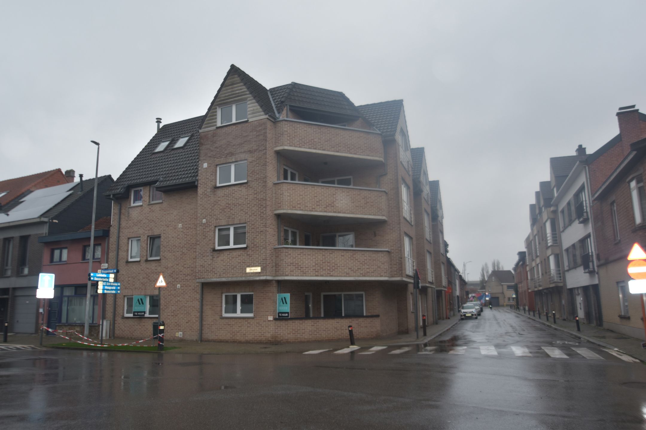 Nabij het station van D'monde gel., gelijkvl. 3 slpk-app. met 2 badk. en gar.  foto 39