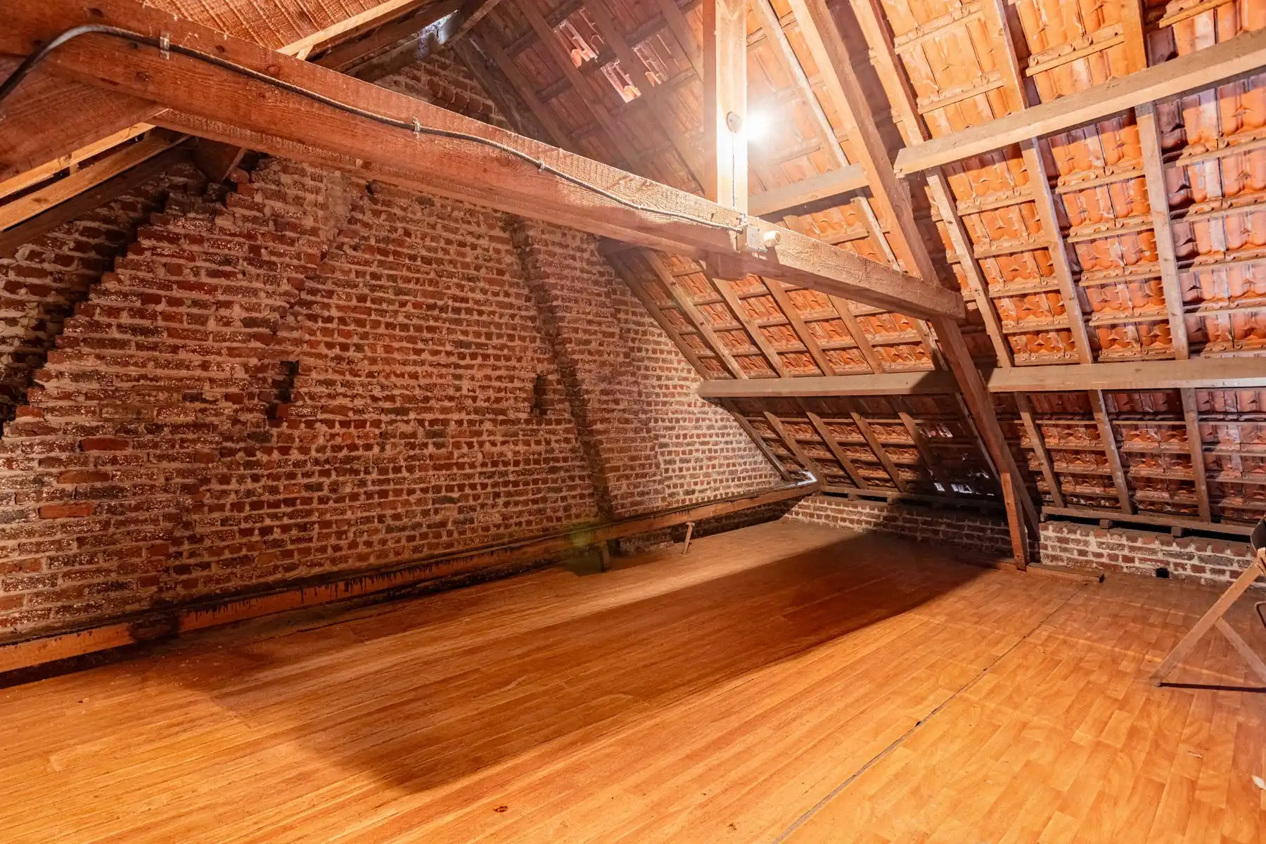 Leuke op te frissen woning aan de stadsrand! foto 21