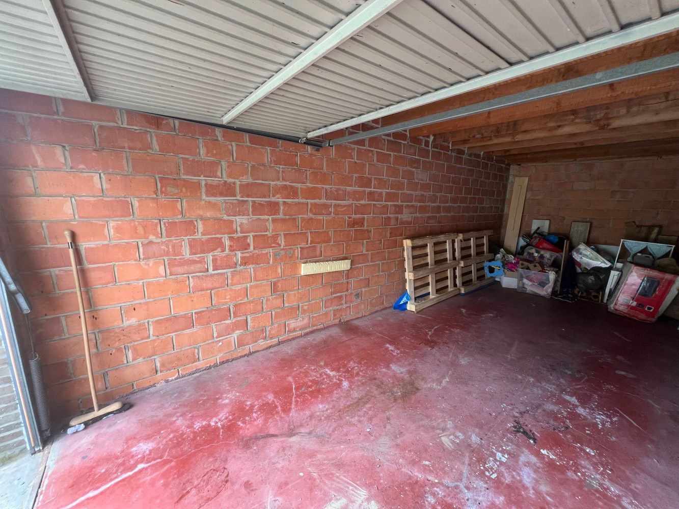 Twee slaapkamer appartement met ruime garage foto 20