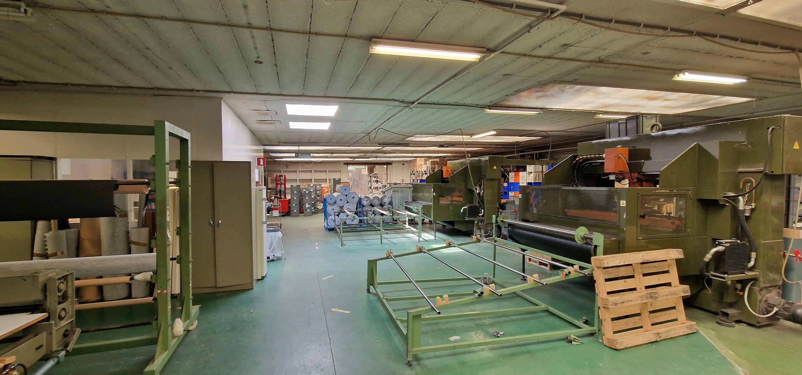 Grote magazijnruimte/atelier met kantoor te koop in Deurne  foto 135