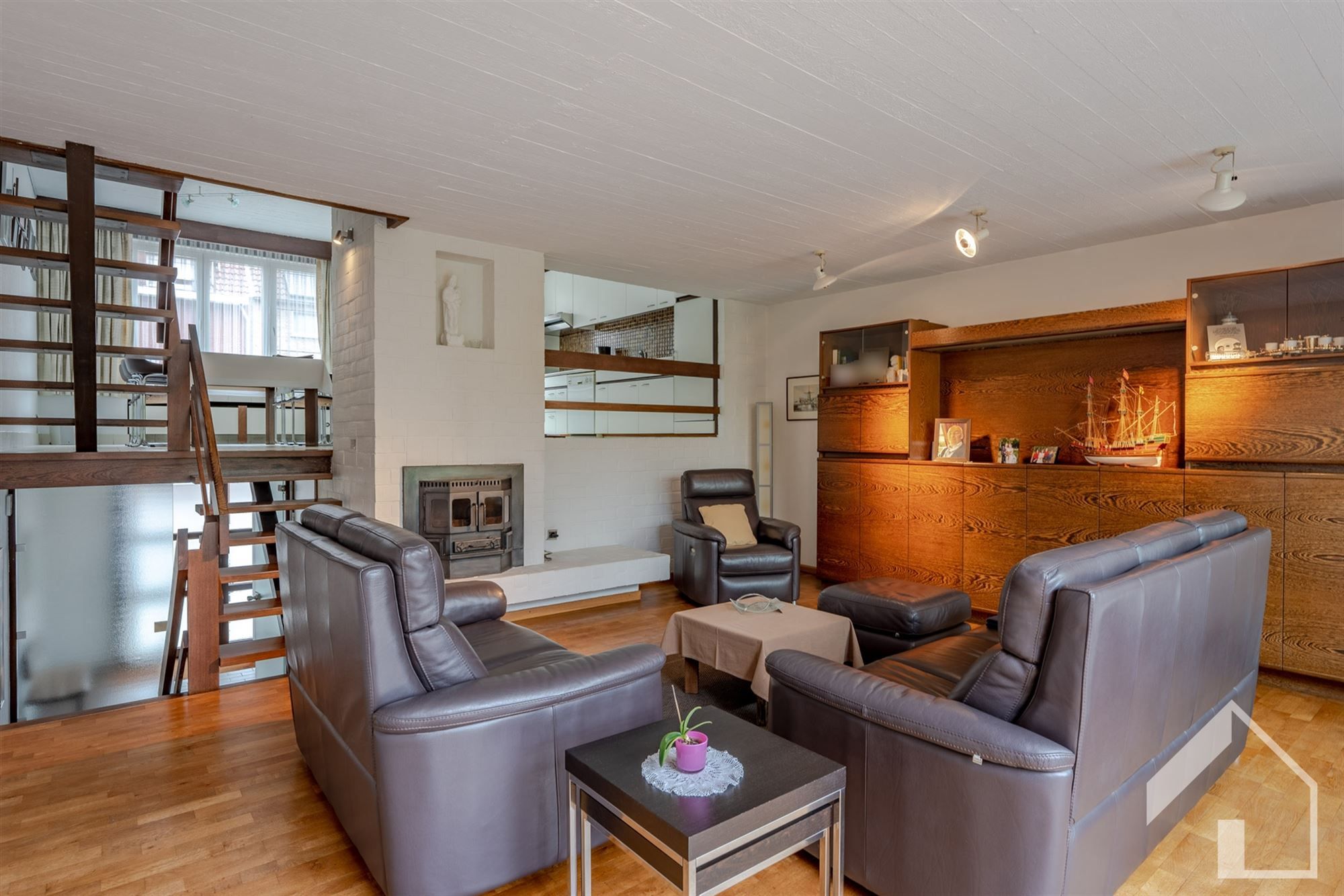 Ruime woning met 4 slaapkamers foto 5