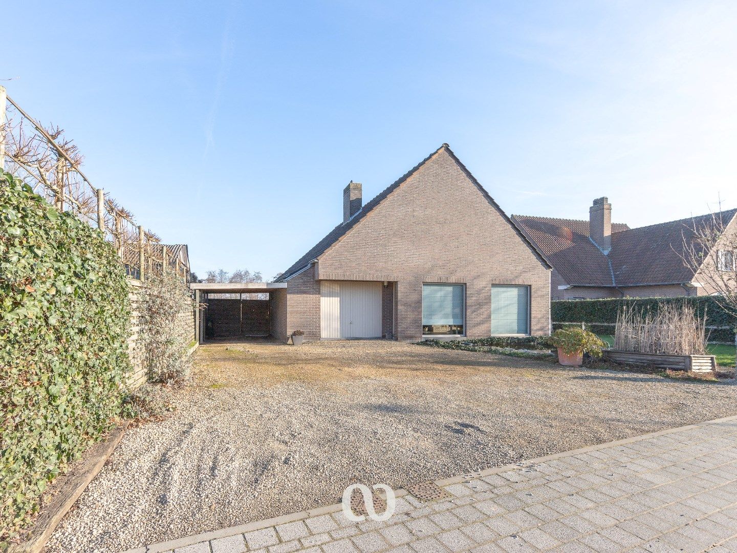 Rustig gelegen woning in het centrum van Ouwegem foto 2