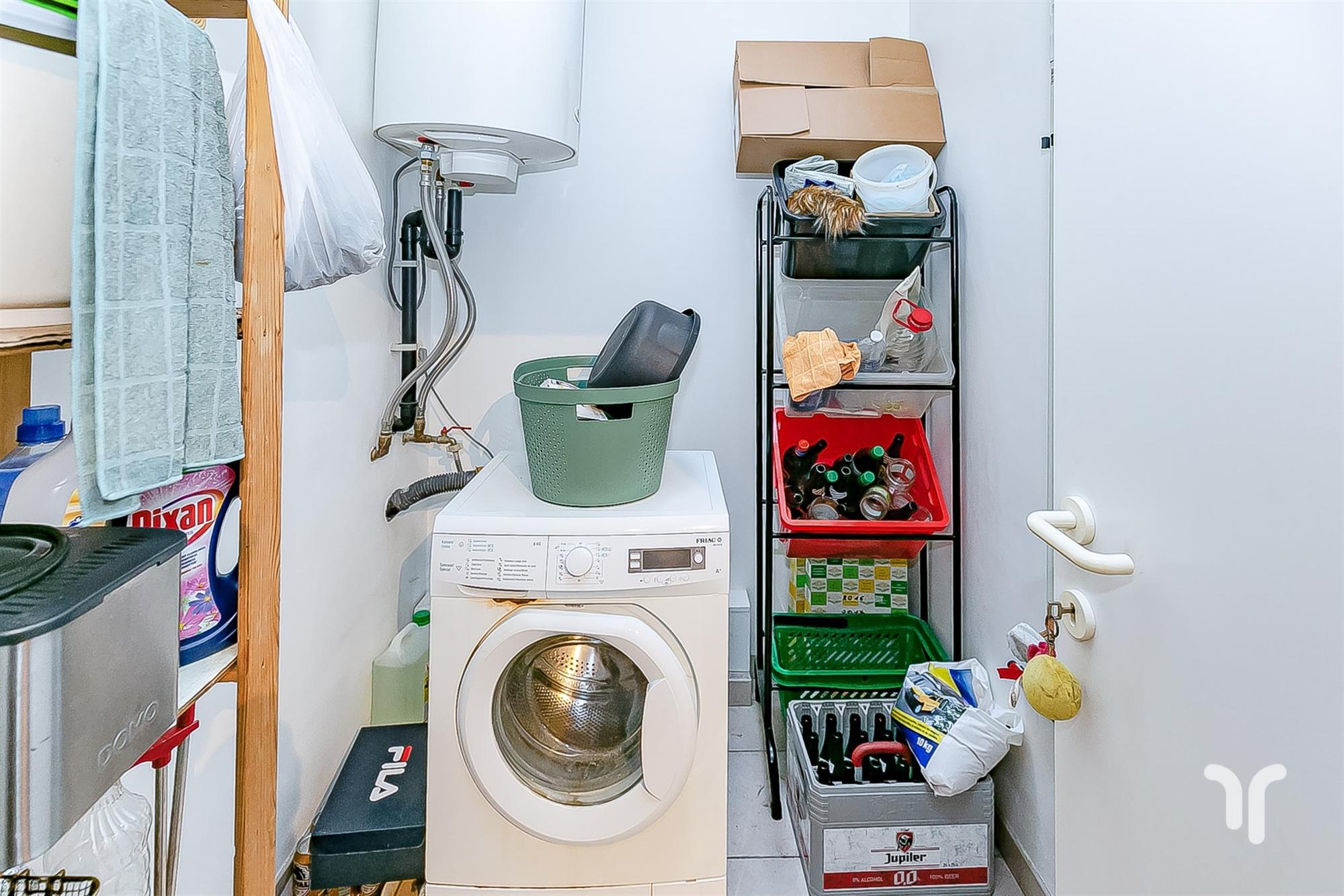 Op te frissen gelijkvloers appartement met 2 slaapkamers foto 7