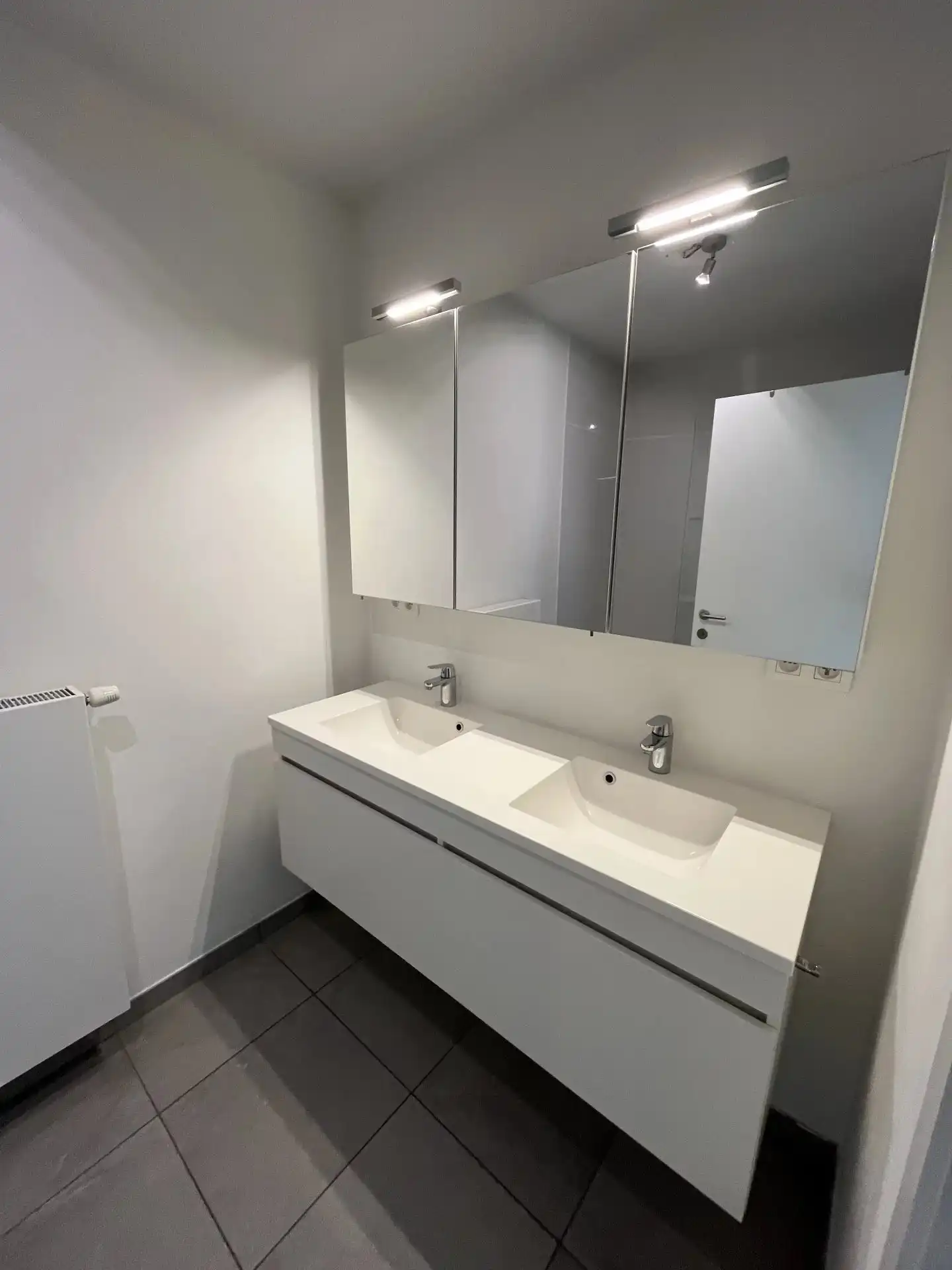 Instapklaar appartement te Zolder centrum foto 13