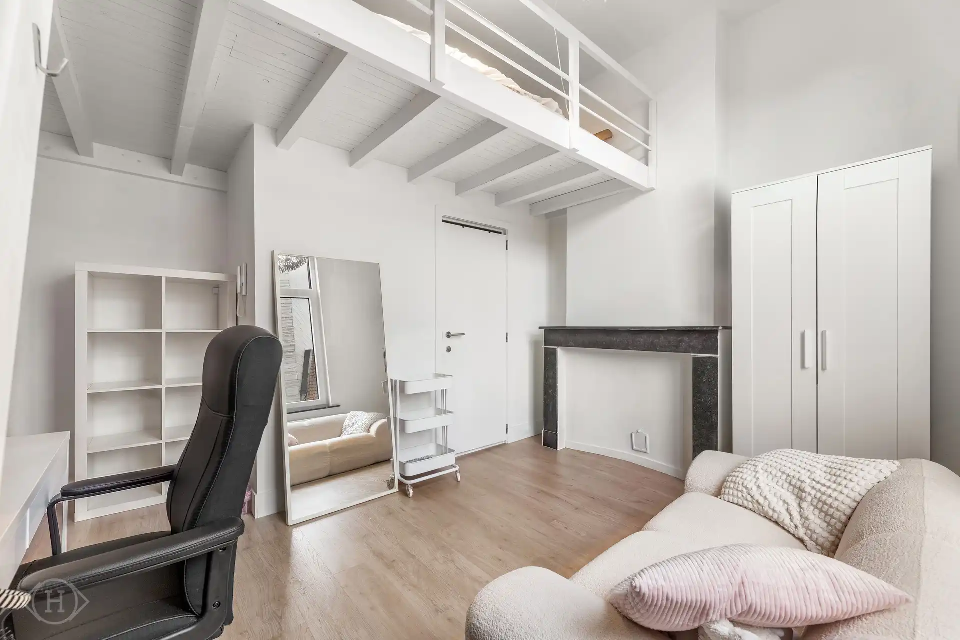 Karaktervol studentenhuis met 9 verhuurde entiteiten foto 20