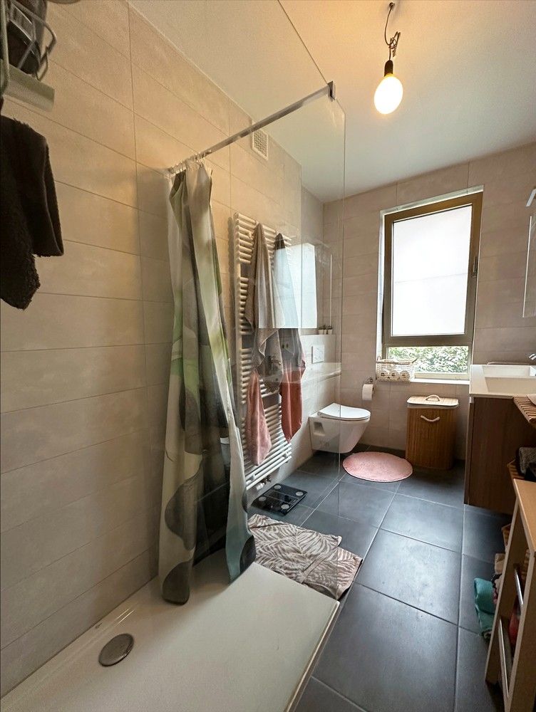 Gloednieuw, gelijkvloers appartement met 2 slaapkamers & autostaanplaats! foto 6