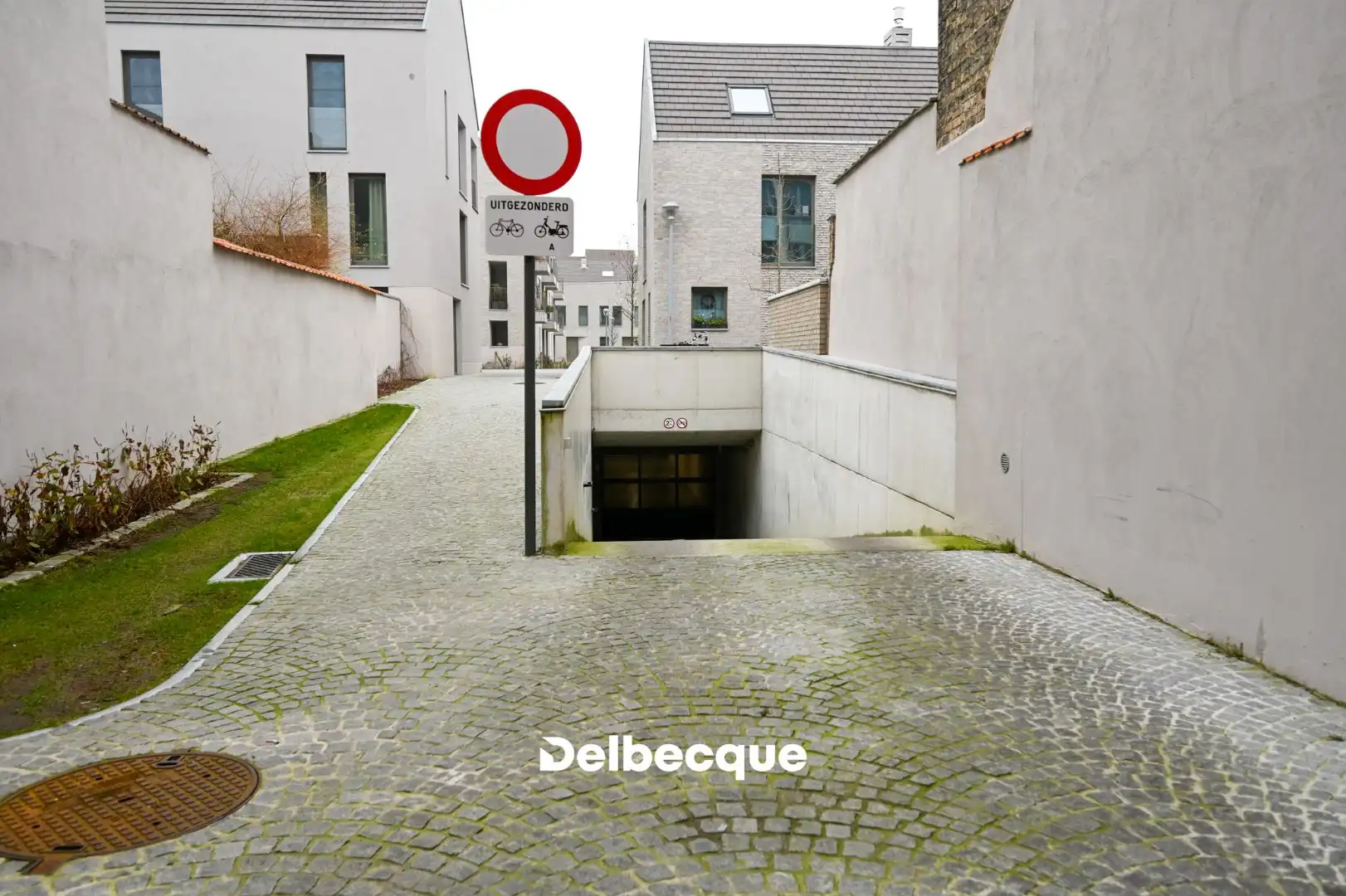Parkeerplaats te koop Simonne Danneelsstraat 4 - - 8000 Brugge