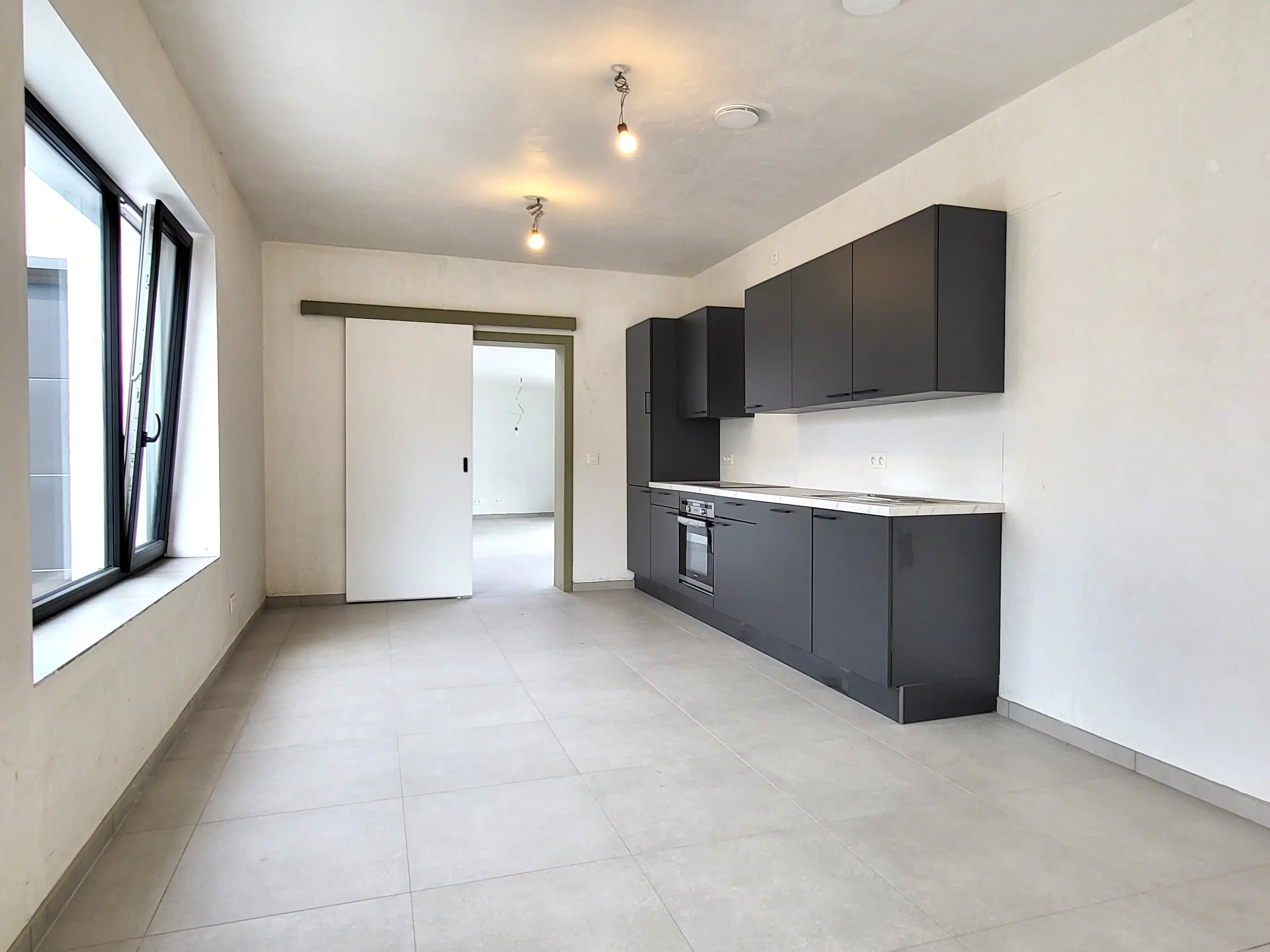 Volledig gerenoveerde, energiezuinige bungalow op 556m² met prachtig aangelegde tuin. Topper! foto 10