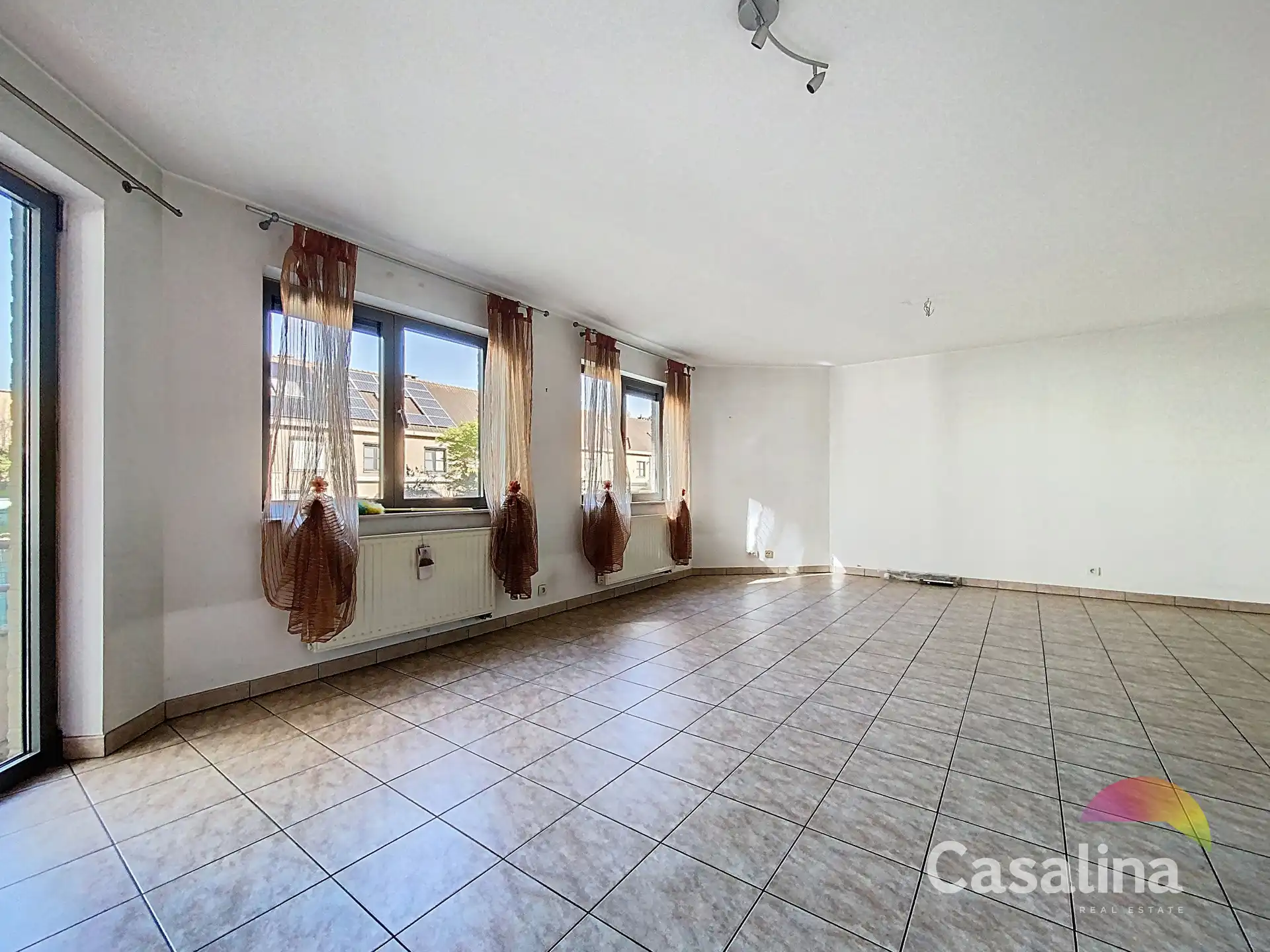 Aan de grens van WOLUWE, 2 slaapkamer appartement met terras foto 5
