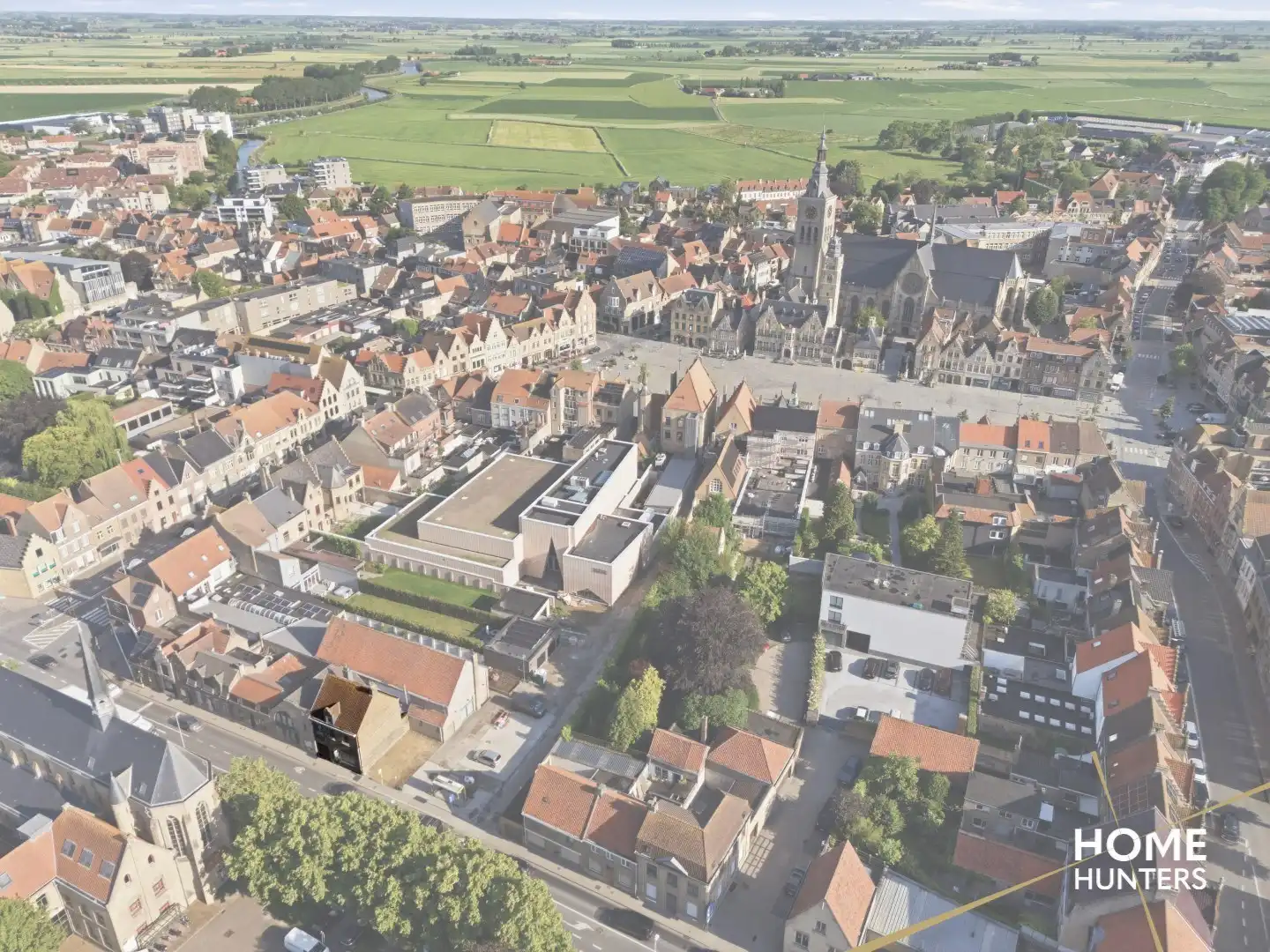 Ruime halfopen bebouwing met 4 slaapkamers in het hart van Diksmuide! foto 19