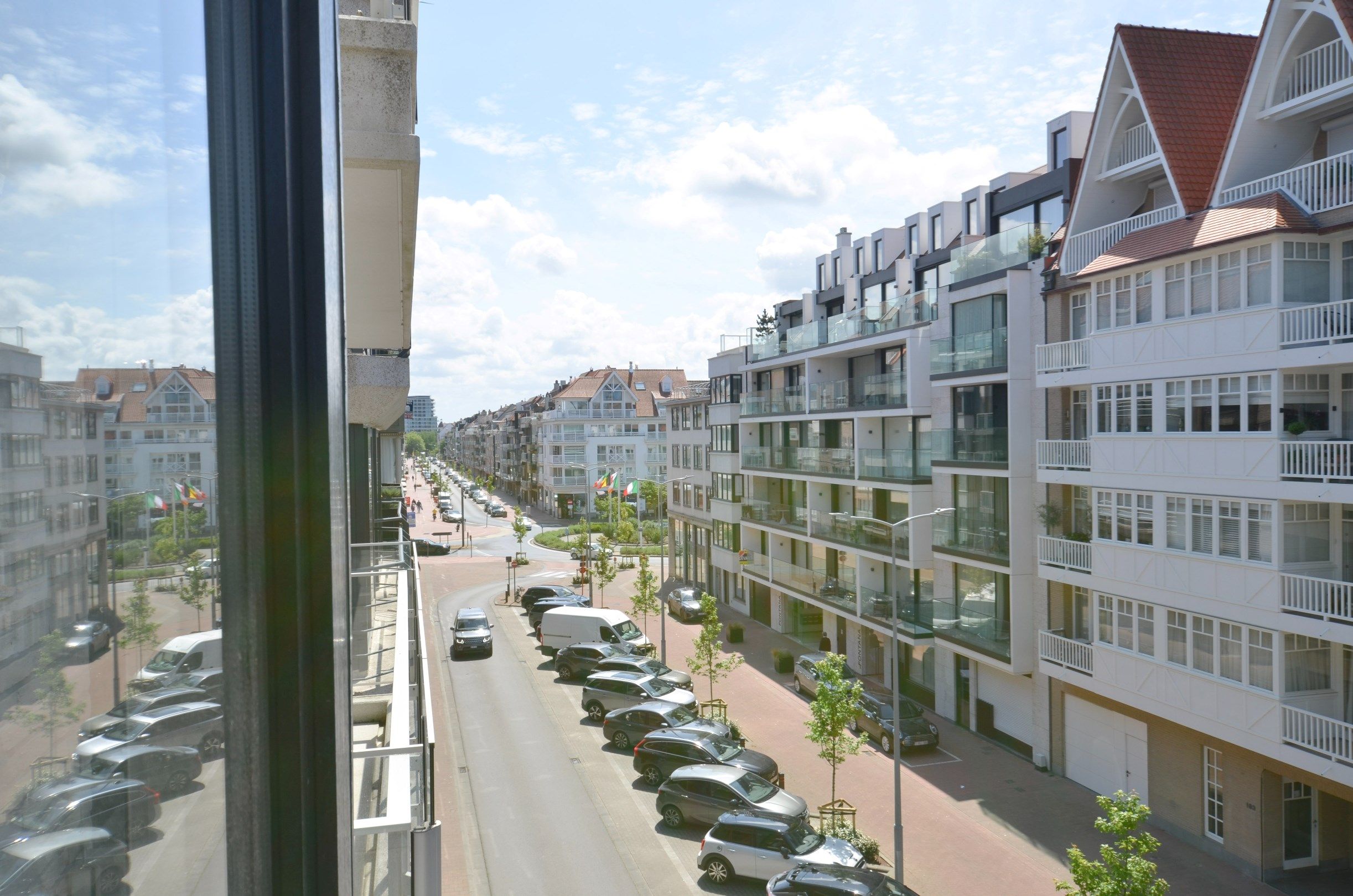 Instapklaar lichtrijk appartement met een gevelbreedte van ongeveer vijf meter. foto 5