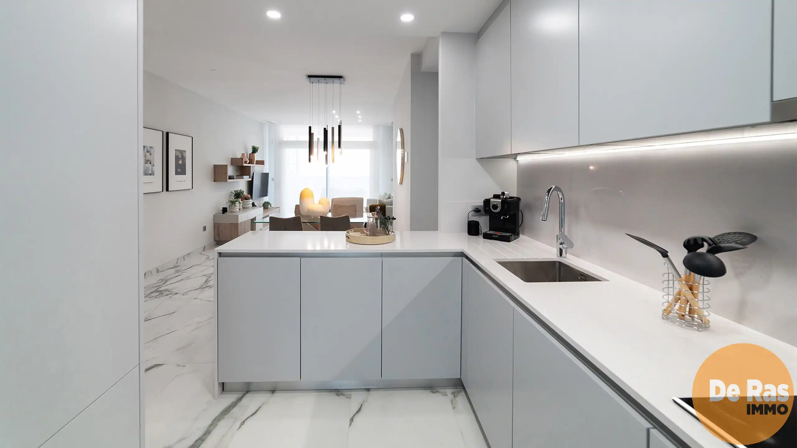 SPANJE - Appartement op slechts 50 meter van zee foto 8