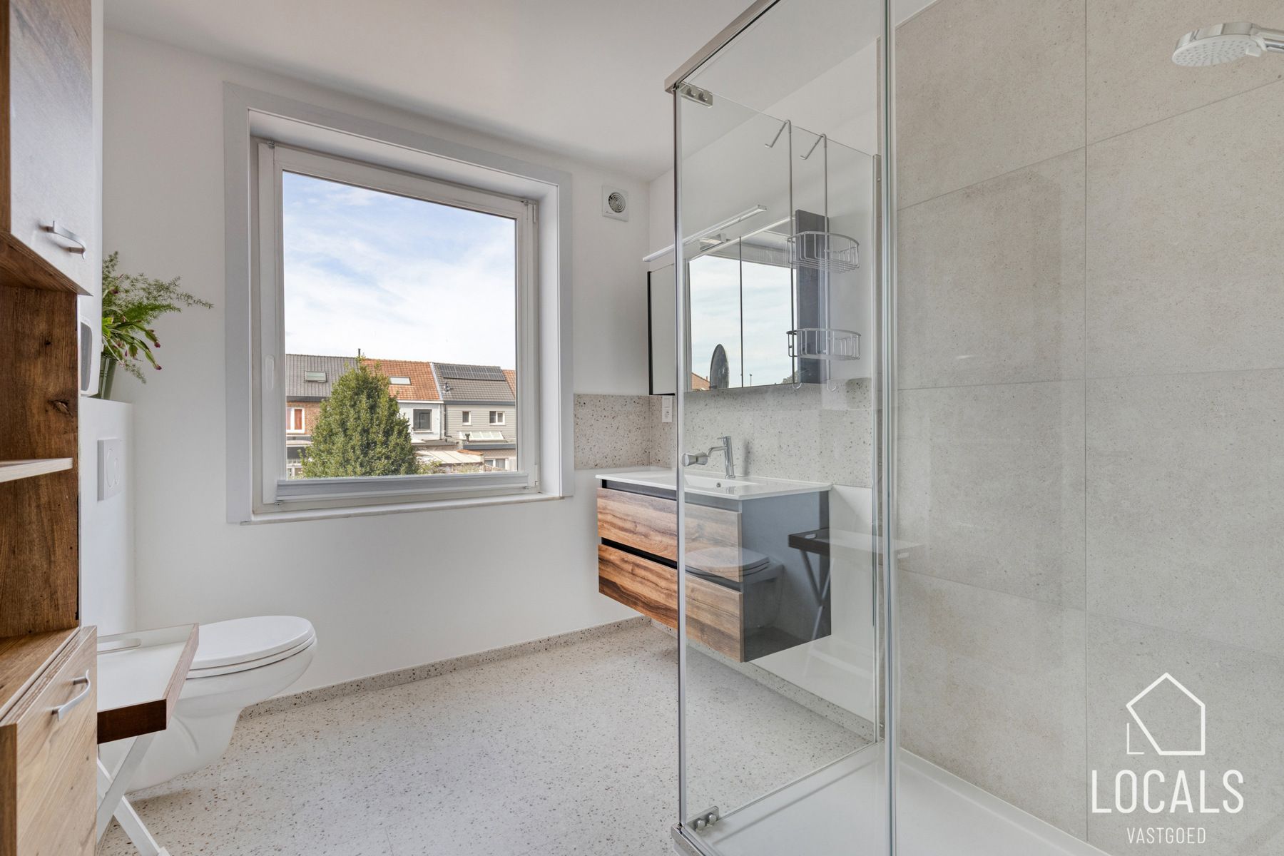 Deels gerenoveerde woning met stadstuin in hartje Ninove foto 11