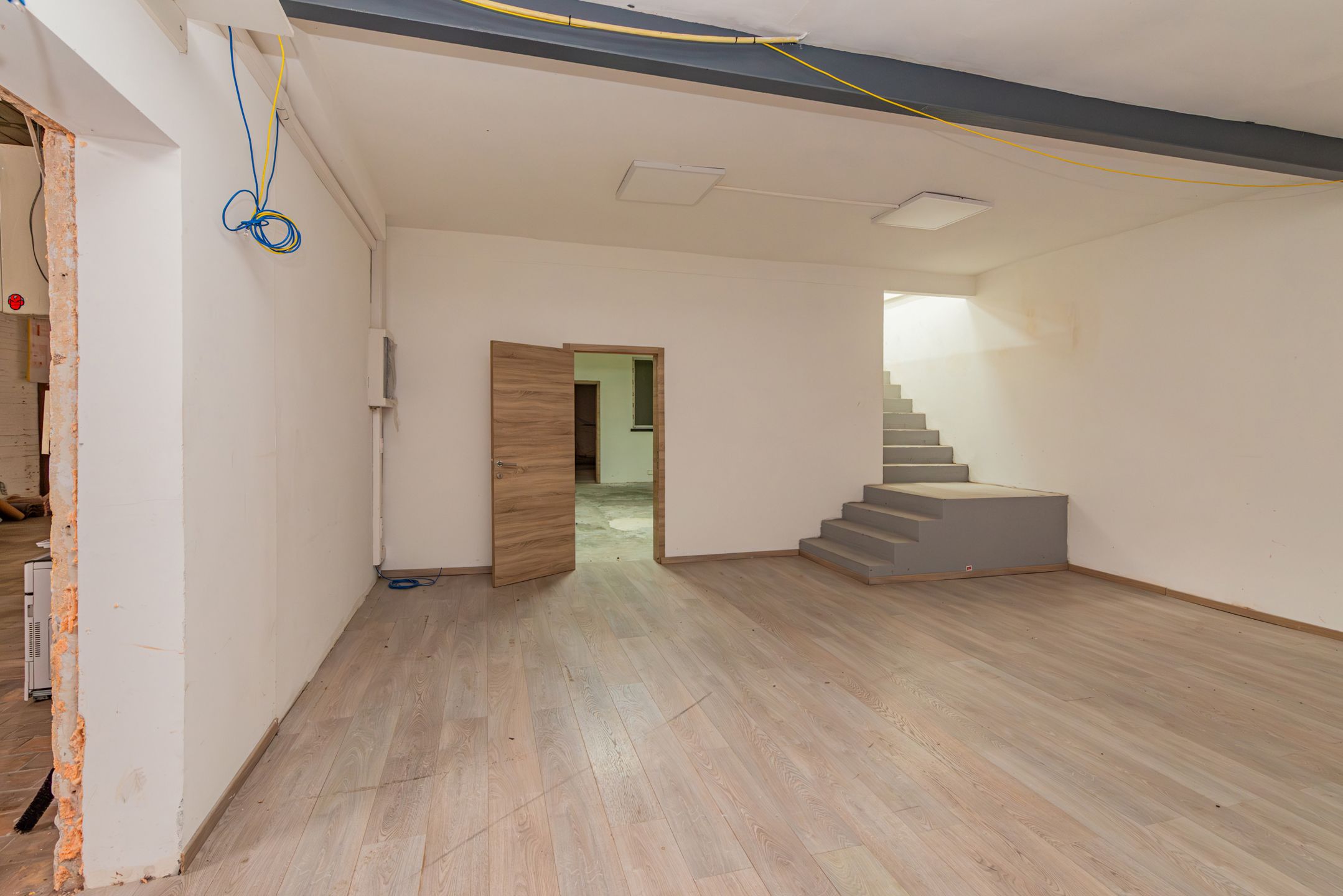 Gebouw met 3 appartementen en opslag te koop foto 16