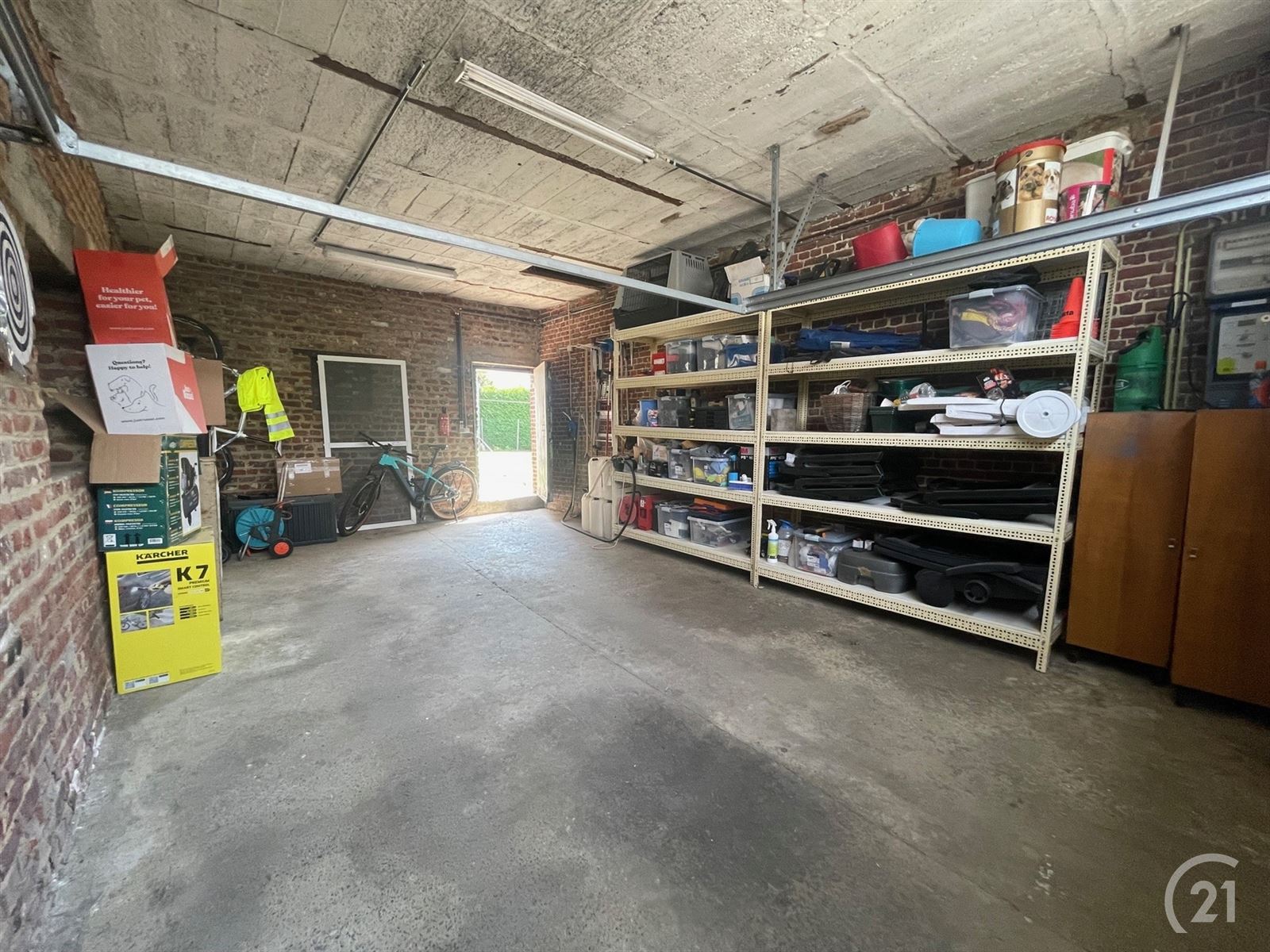 Op te frissen viergevelwoning met tuintje, stal en garage op 3are67 foto 18