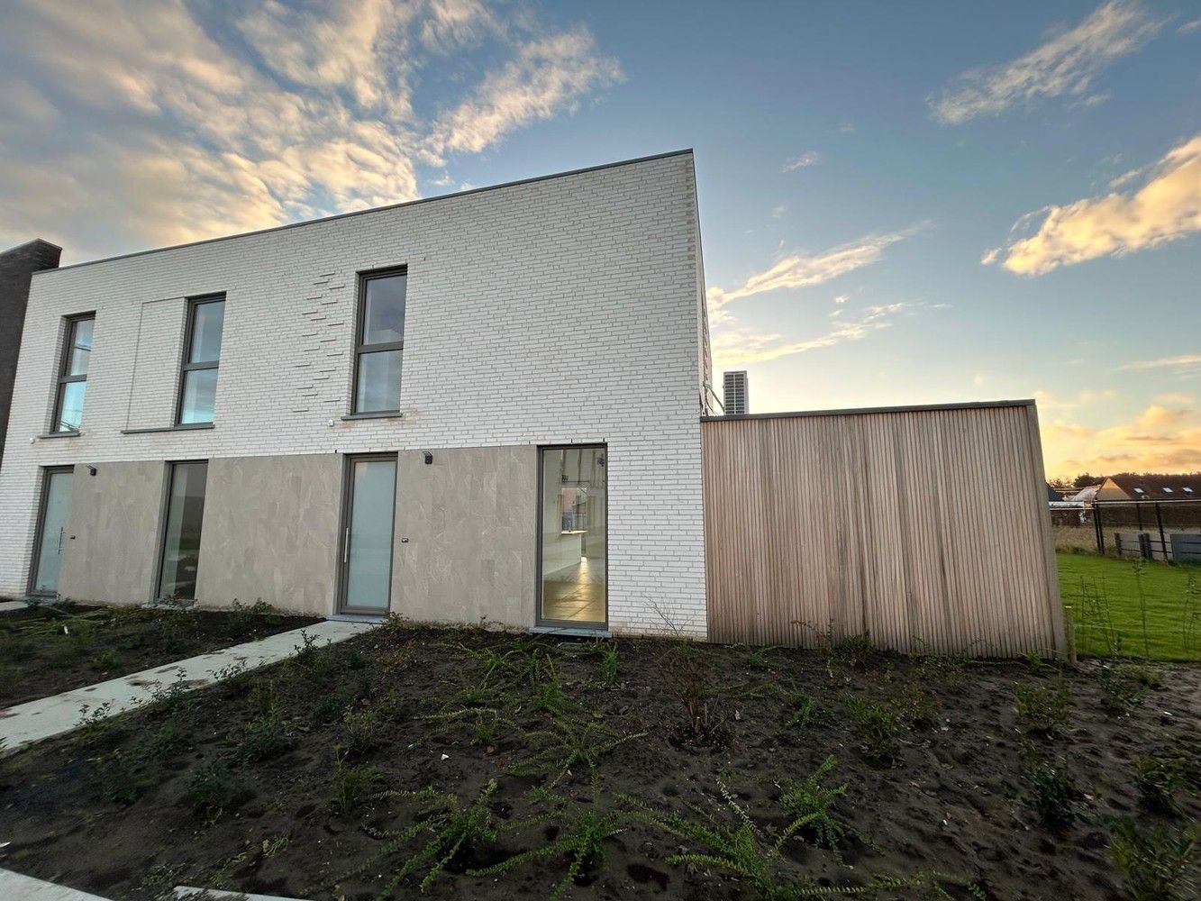Nieuwbouwwoning met 3 slpkm foto {{pictureIndex}}