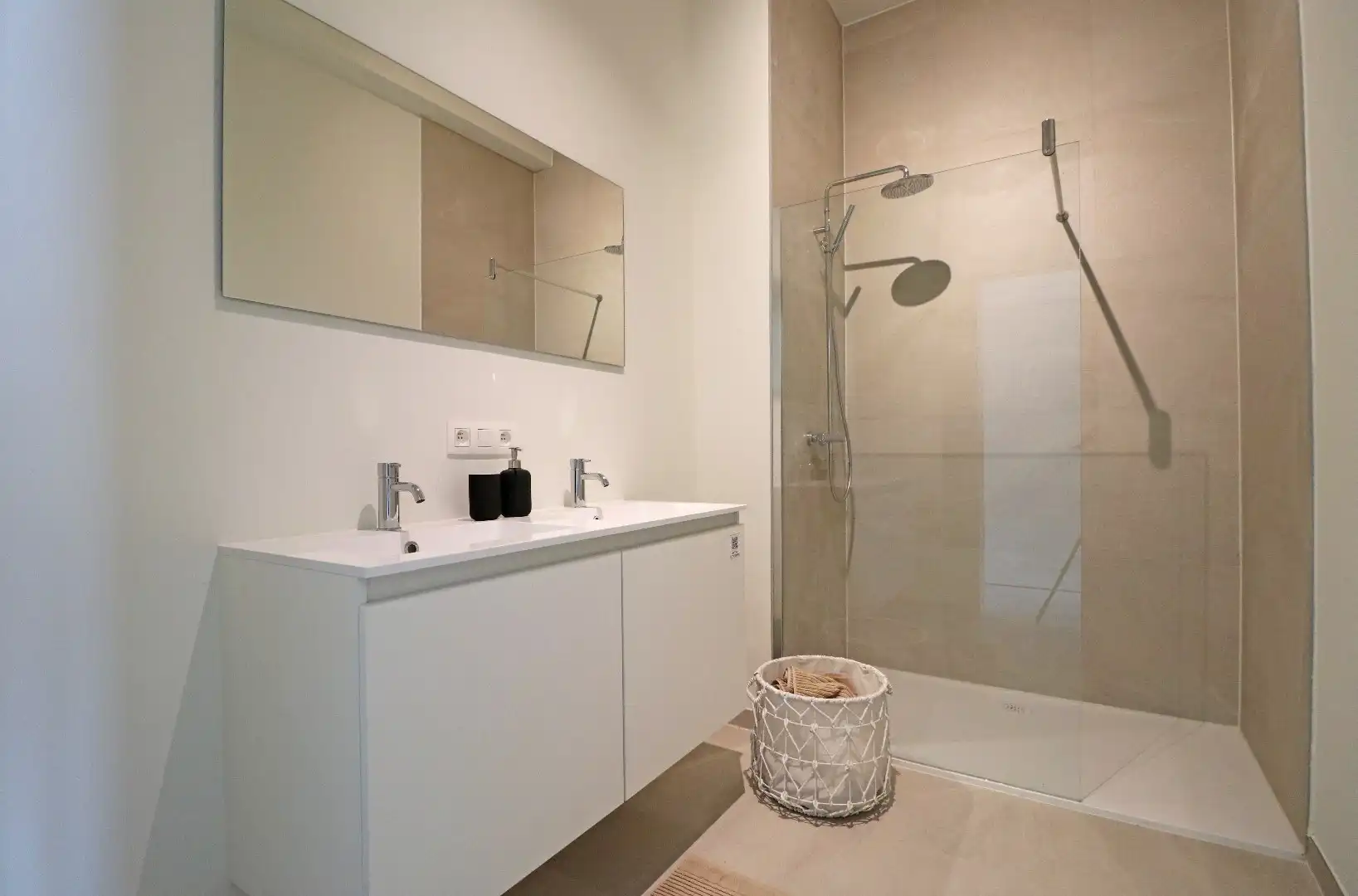 Modern appartement met tuintje foto 5