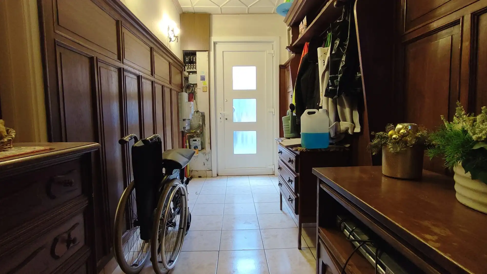 Sint Kruis: Ruime stadswoning in rustige straat foto 4