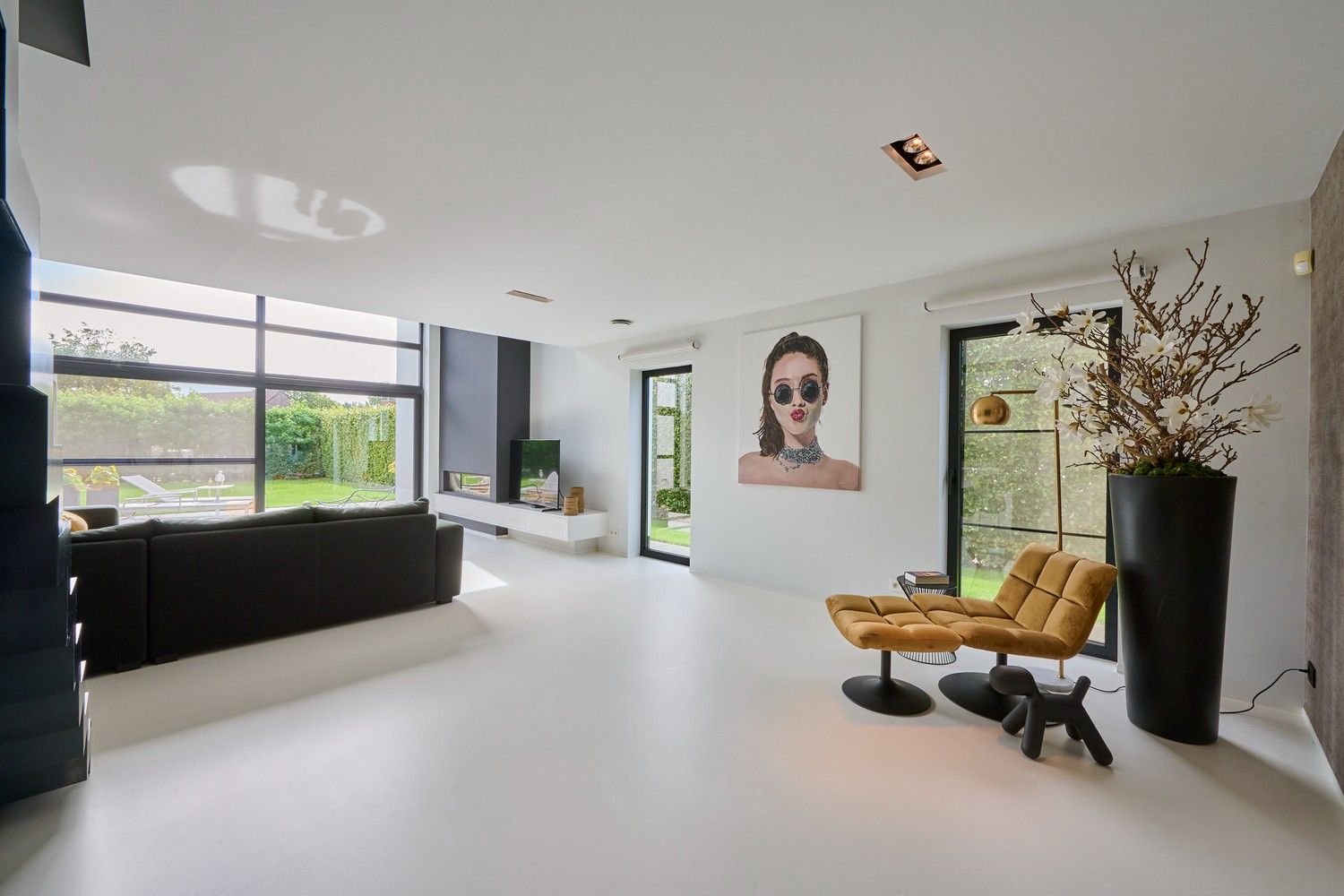 Wonen in pure architectuur - designvilla met super-de-luxe afwerking op fraai gelegen perceel foto 5
