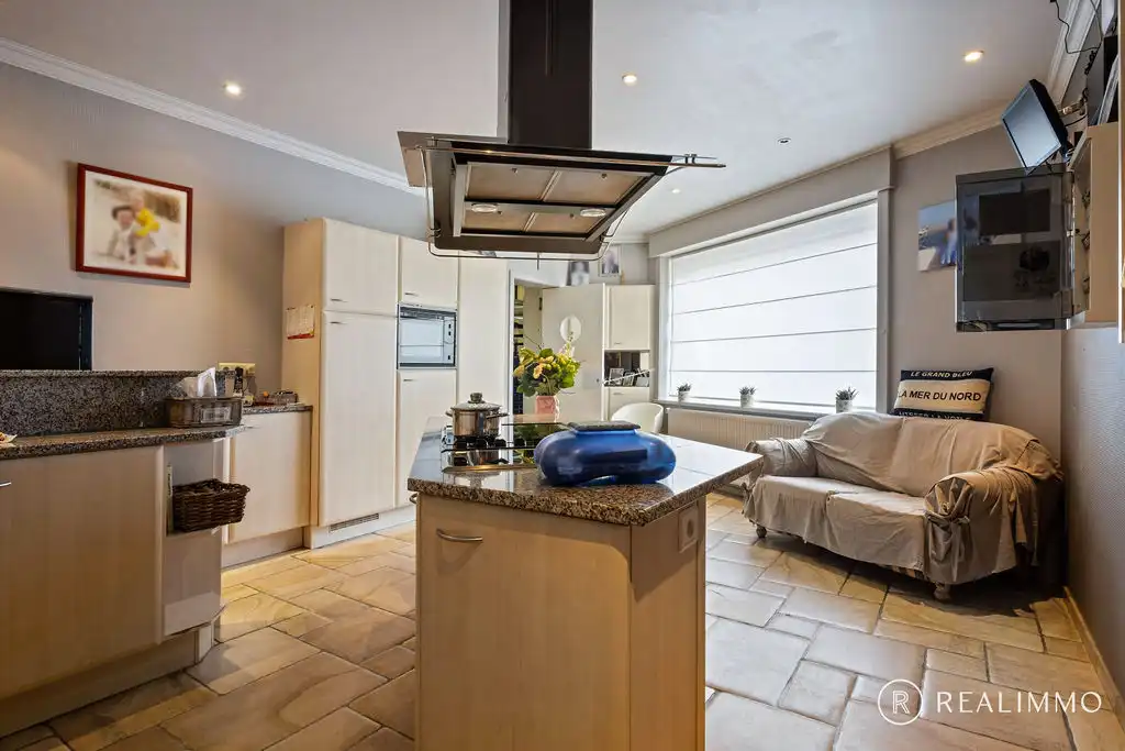 Veelzijdig handelspand met woonst op topligging in hartje Moen foto 13