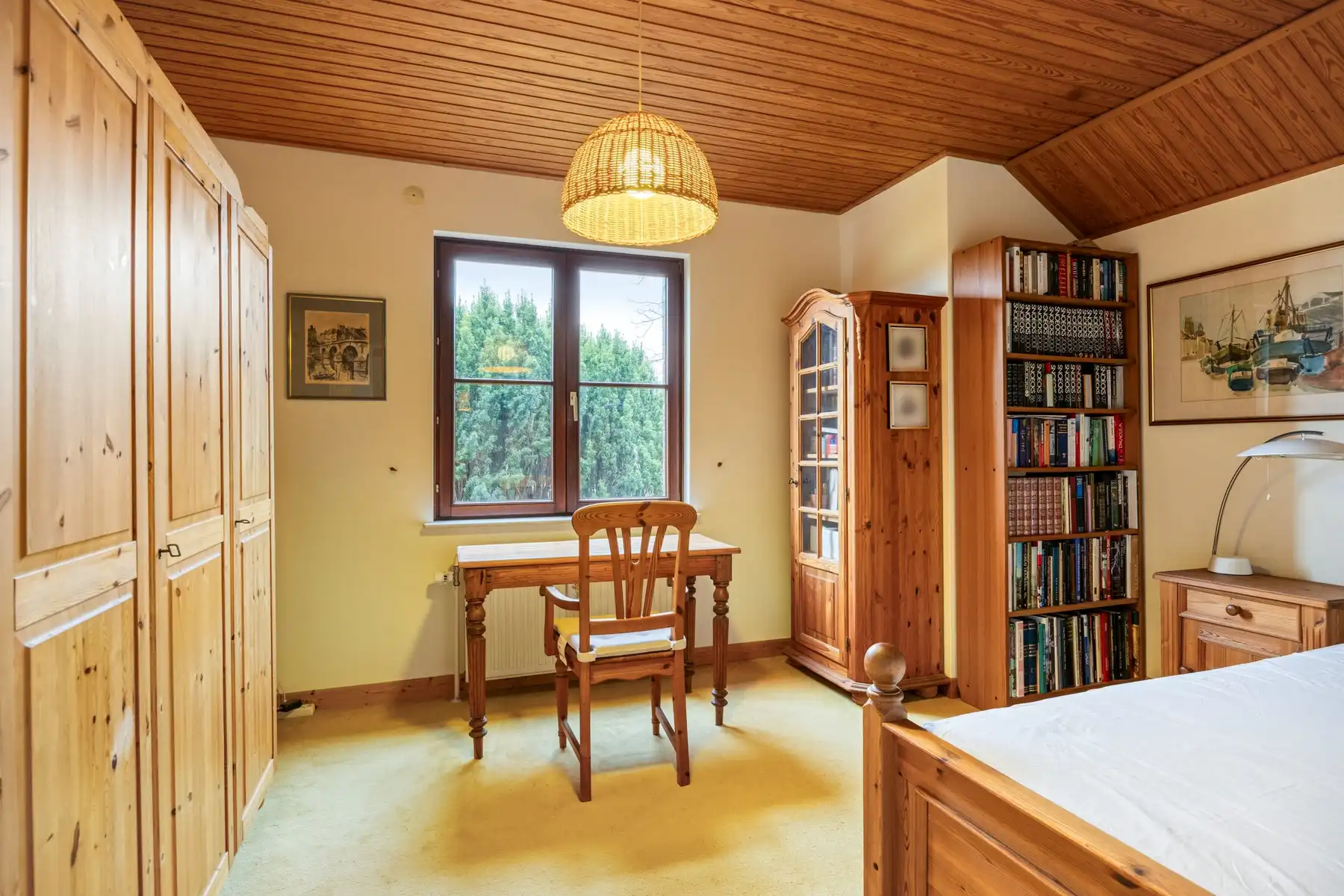 Cosy gezinswoning met 4 slaapkamers, garage en tuin - NATO op 10 min. foto 25