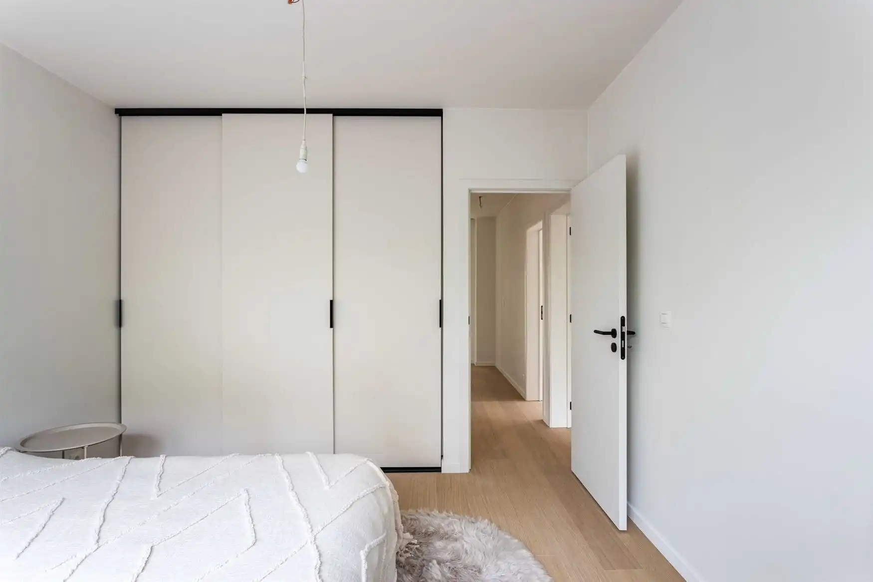 Gerenoveerd appartement met 3 slaapkamers in Sint-Amandsberg foto 17