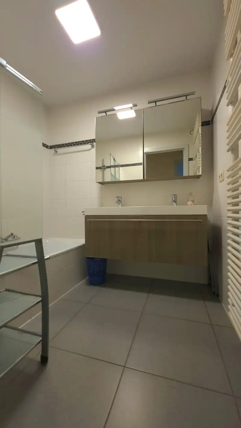 Unieke kans op de Zeedijk – Ruim 2-slaapkamerappartement aan een scherpe prijs! foto 3