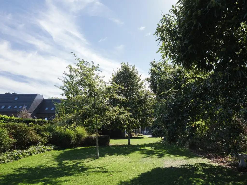 Karaktervolle gezinswoning met 4 slaapkamers, een bijbouw en een volwassen tuin foto 20