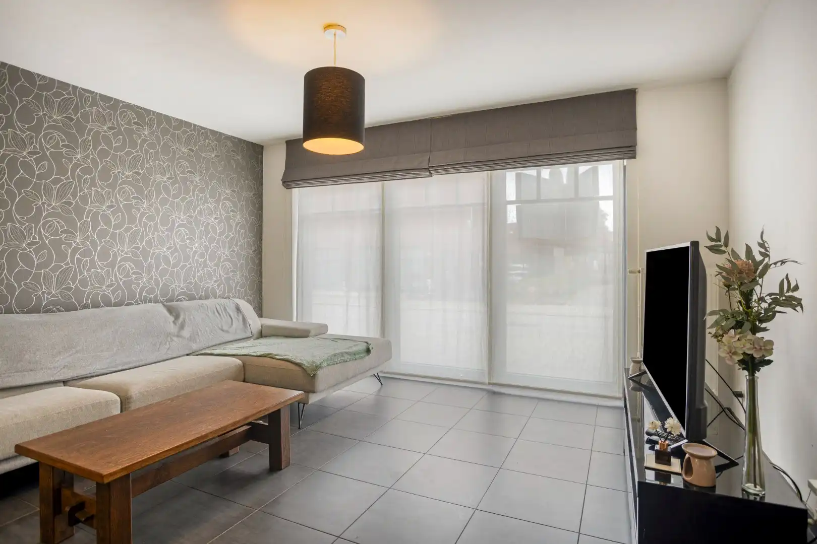 Instapklaar gelijkvloers appartement met 1 slpk, tuintje en autostaanplaats in het centrum ! foto 4