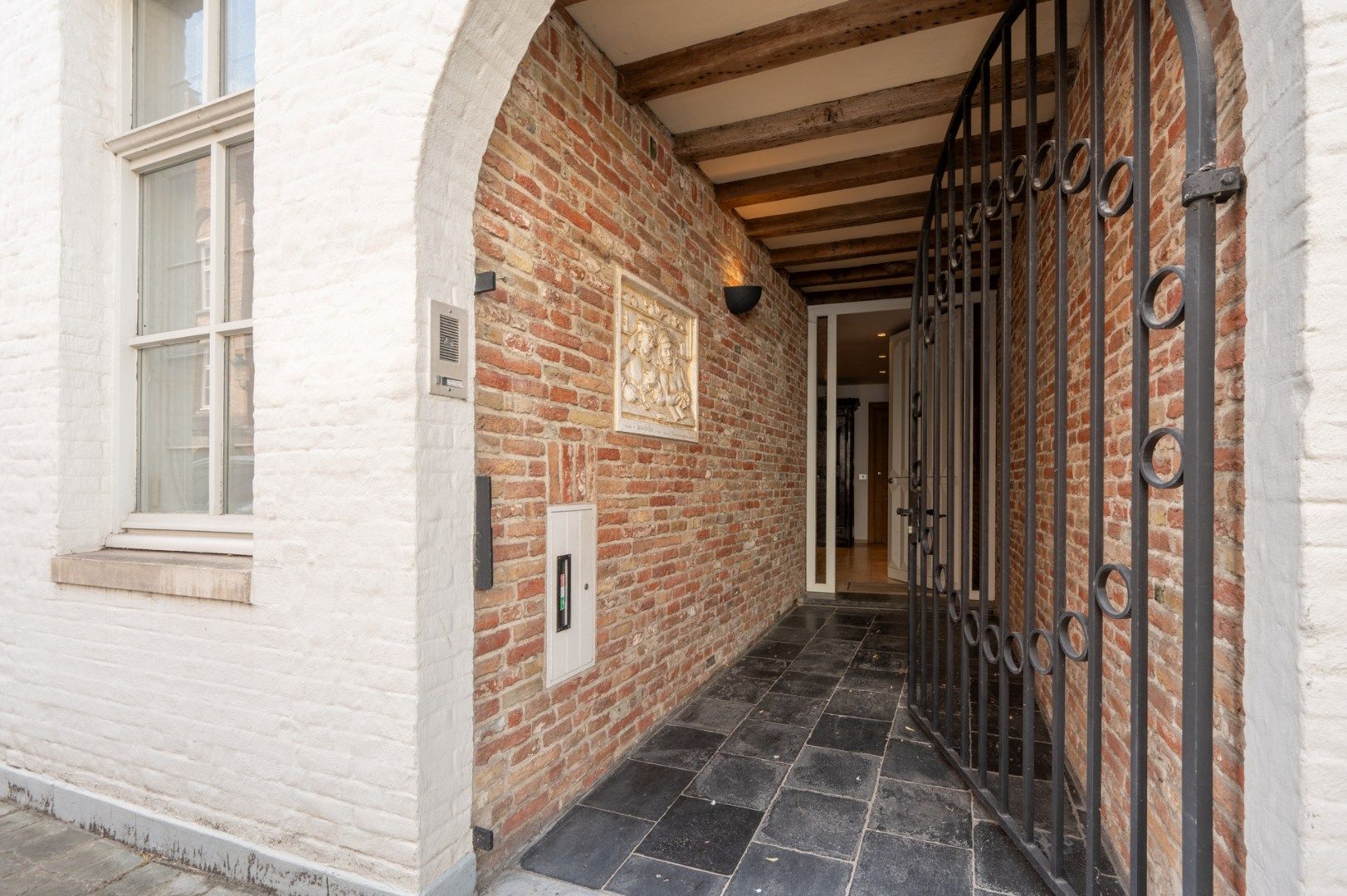 Charmante stadswoning met zonovergoten tuin in hartje Brugge foto 2