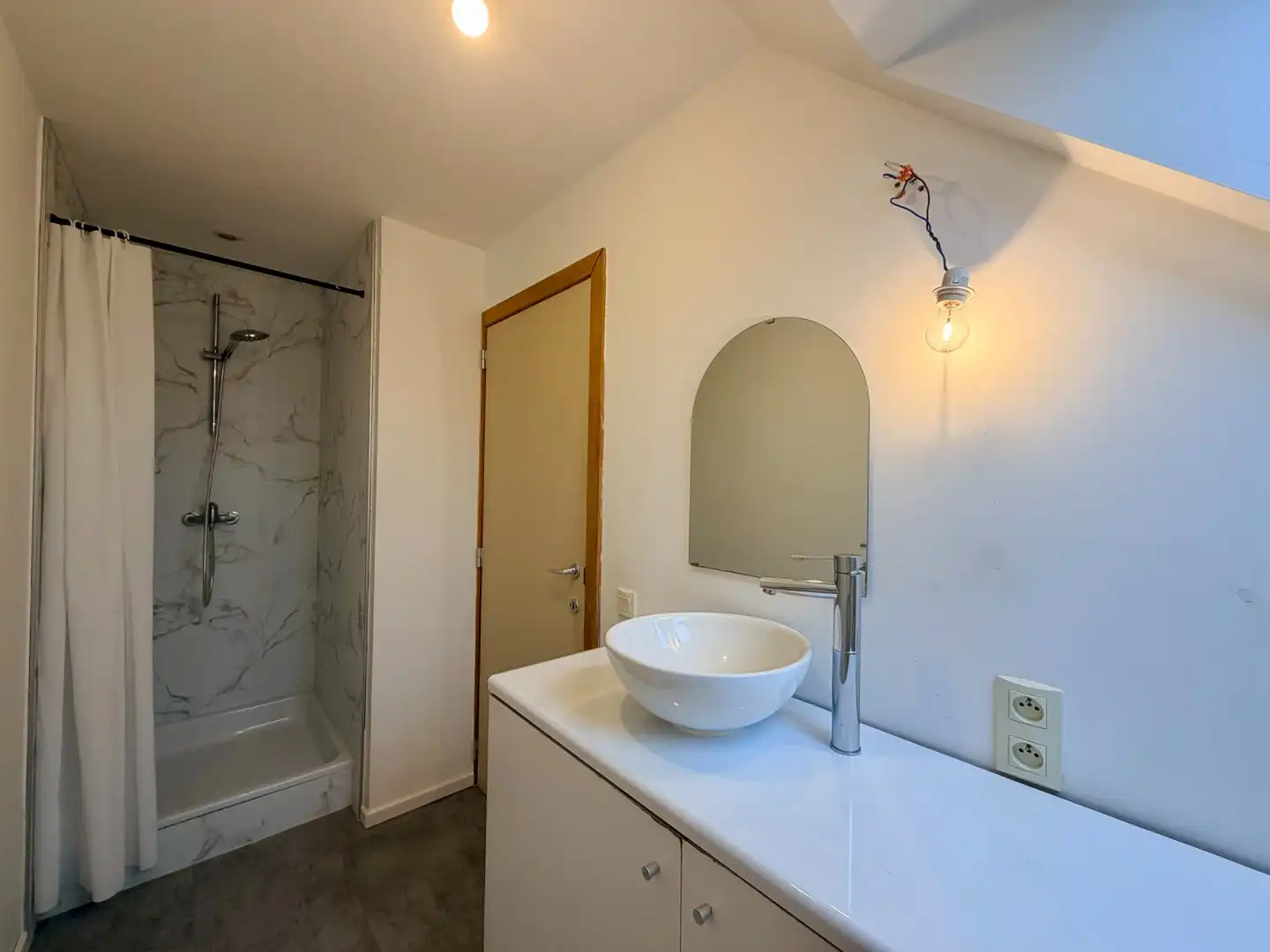 Instapklaar duplex-appartement met 2 slaapkamers & zonnig terras in Moorslede! foto 13