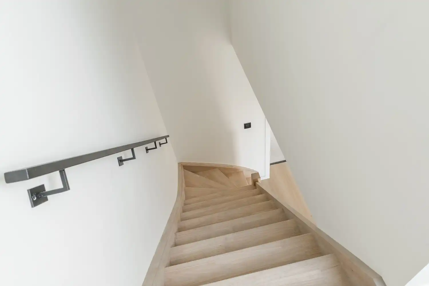 Ruime halfopen woning met 4 slaapkamers, ideaal gelegen aan de Steenweg op Kleine Brogel in Kaulille! foto 26