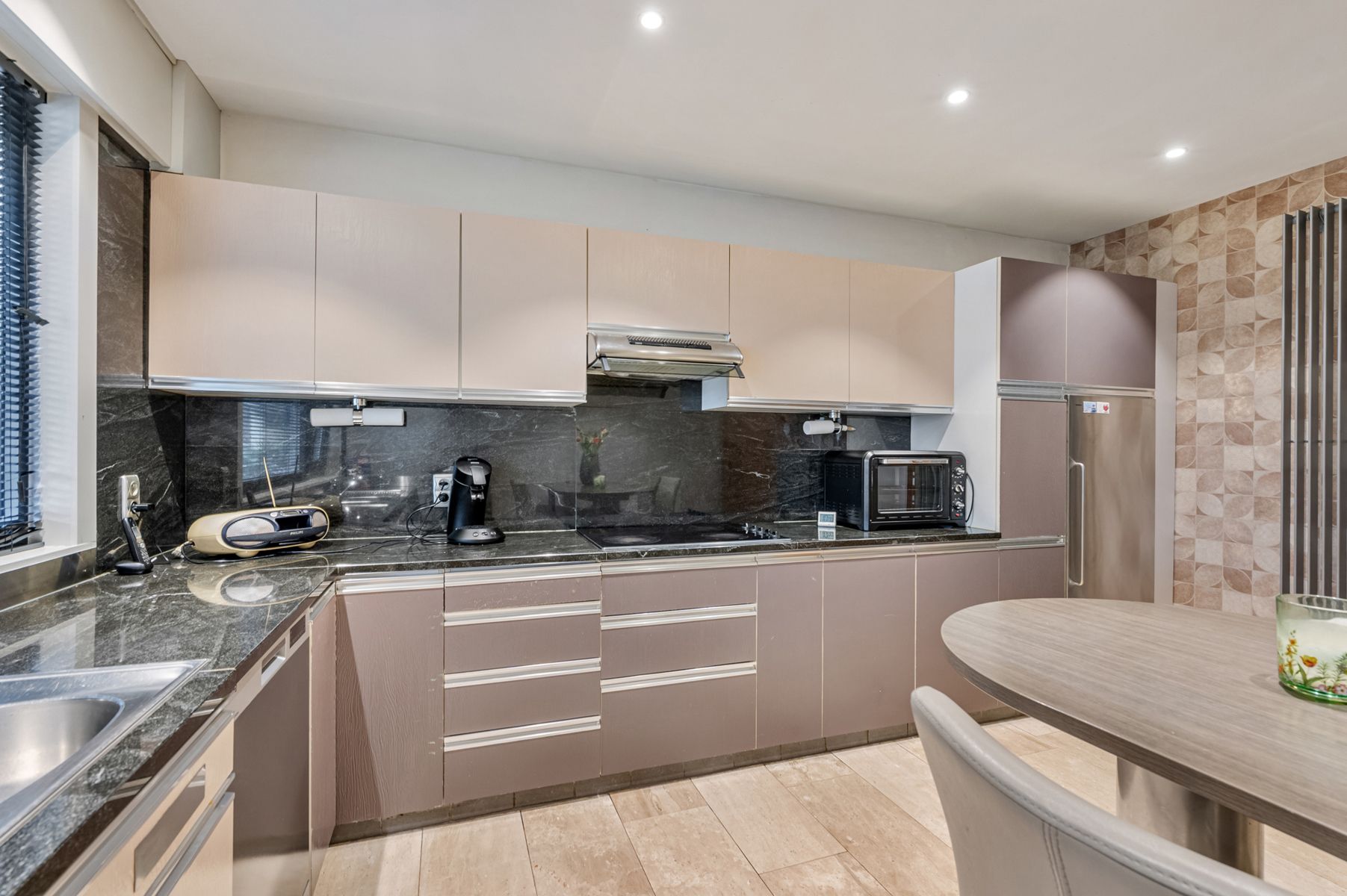 Rustig gelegen, ruime woning met dakterras  foto 6