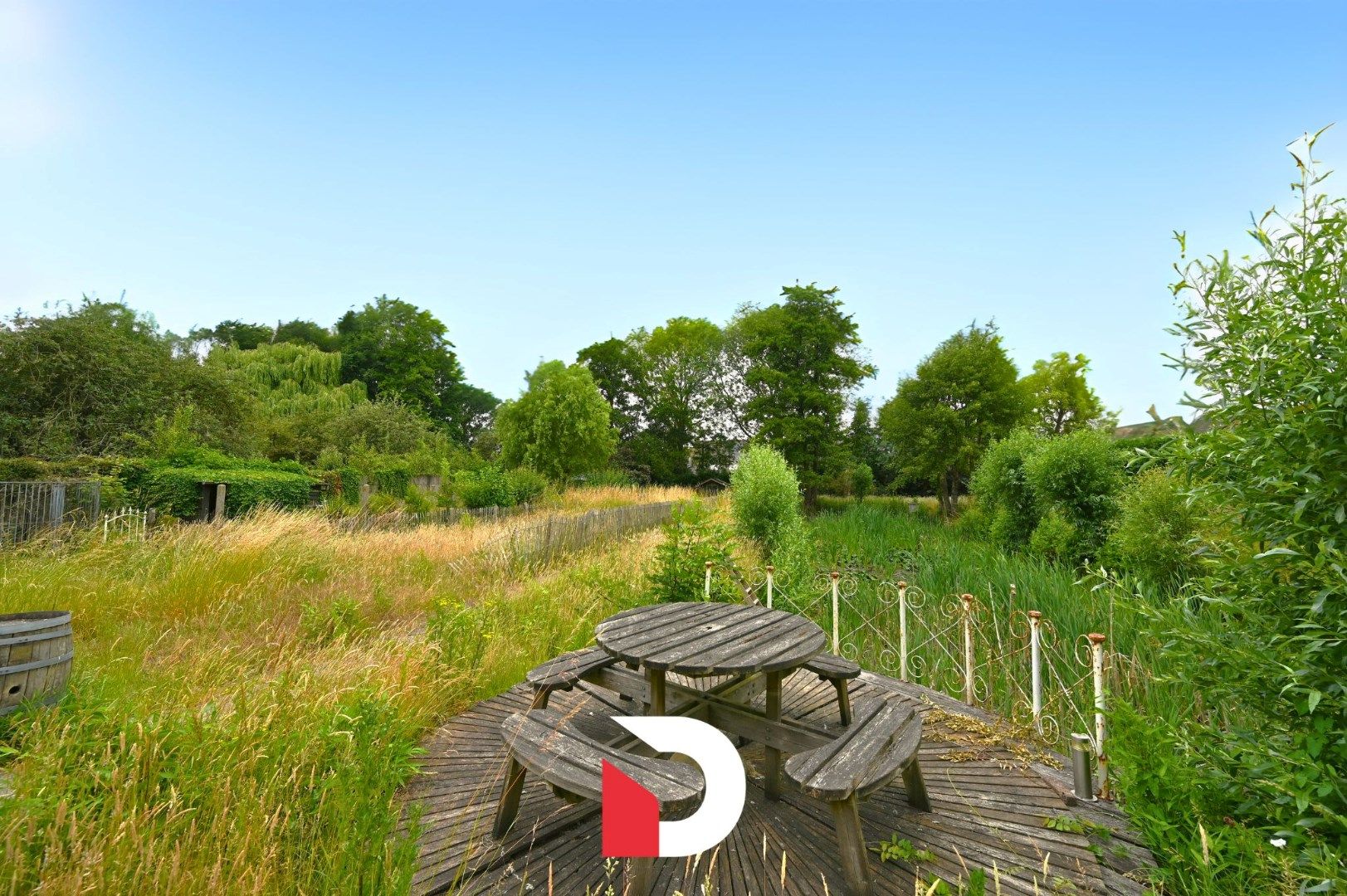 Uniek achterliggend perceel bouwgrond van 1.799 m² foto 2