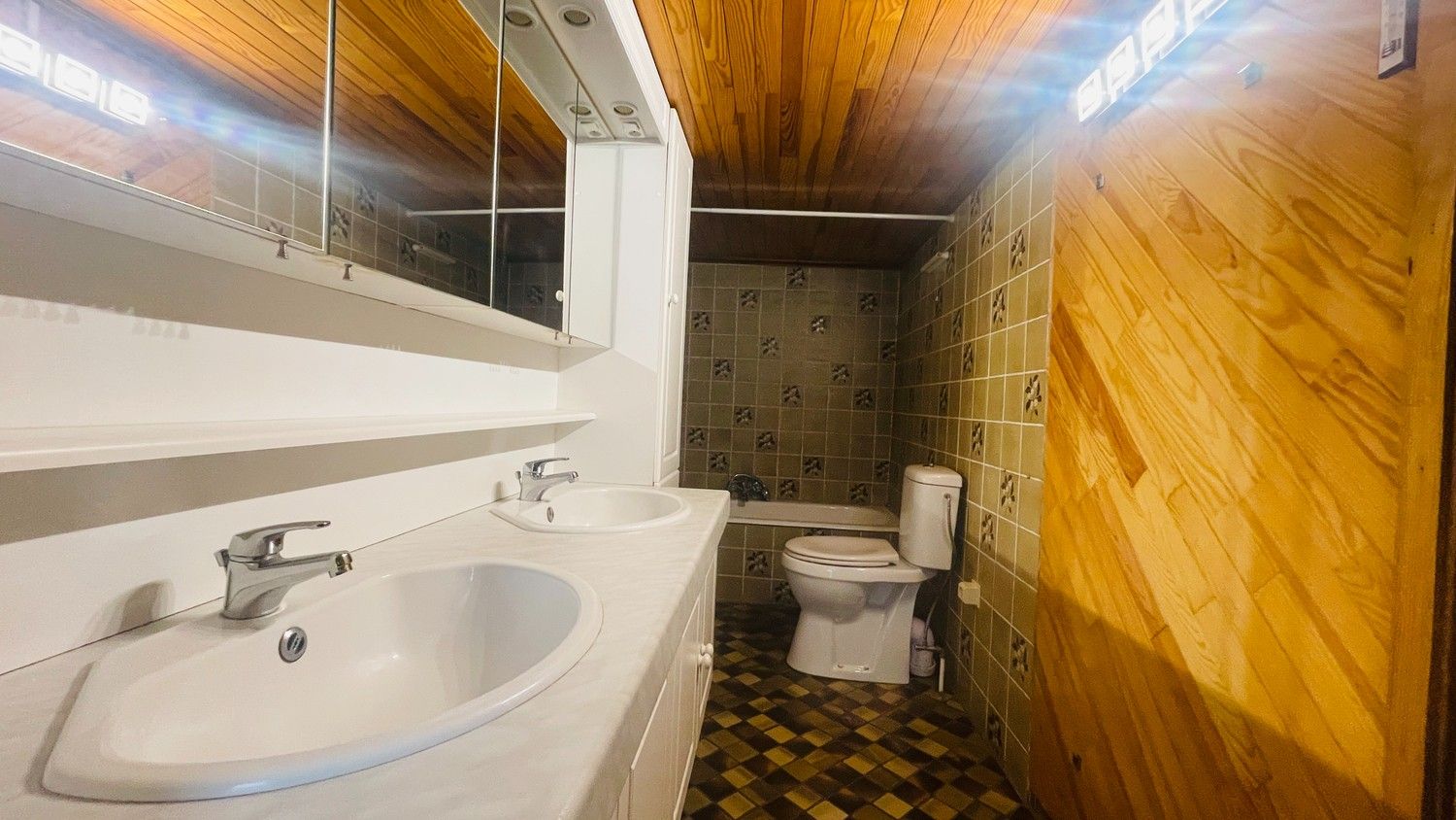 Centraal gelegen woning met 3 slpks, ruime volumes en zonnige buitenruimte foto 14