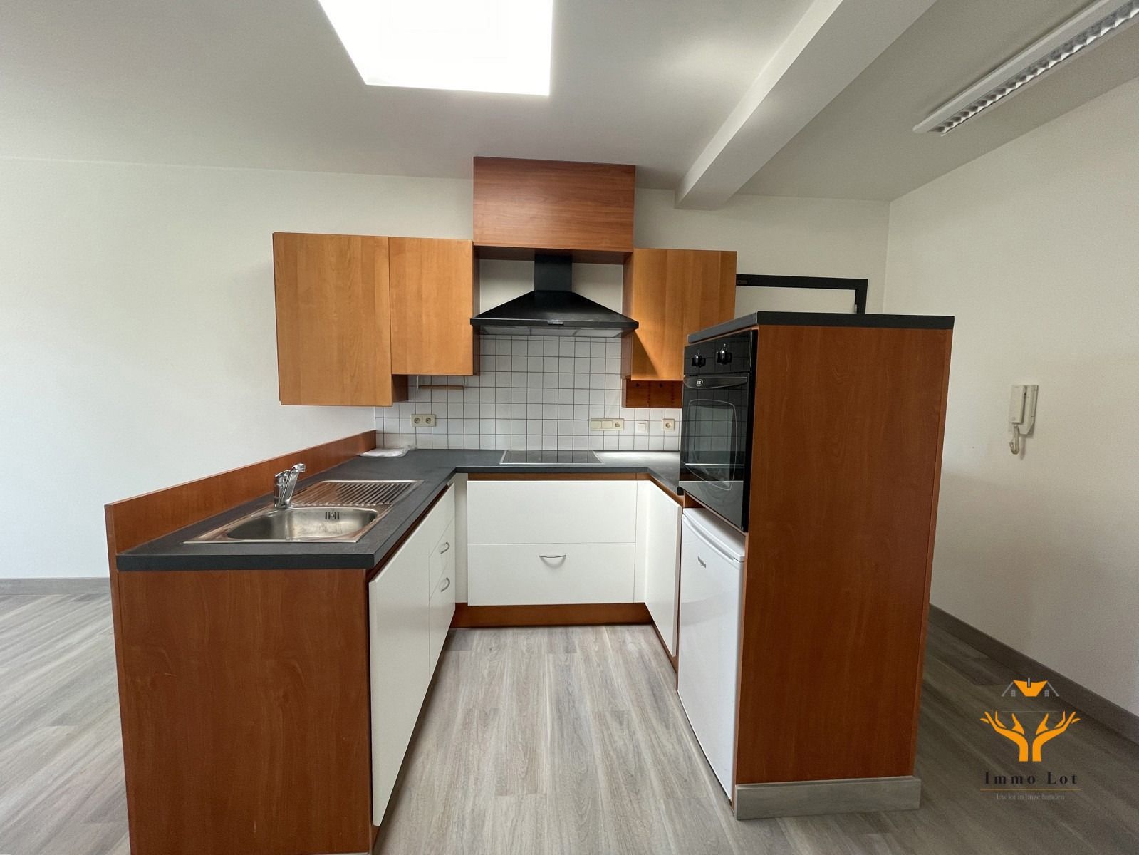 TE HUUR: 1-slaapkamerappartement in centrum Berlare foto 4
