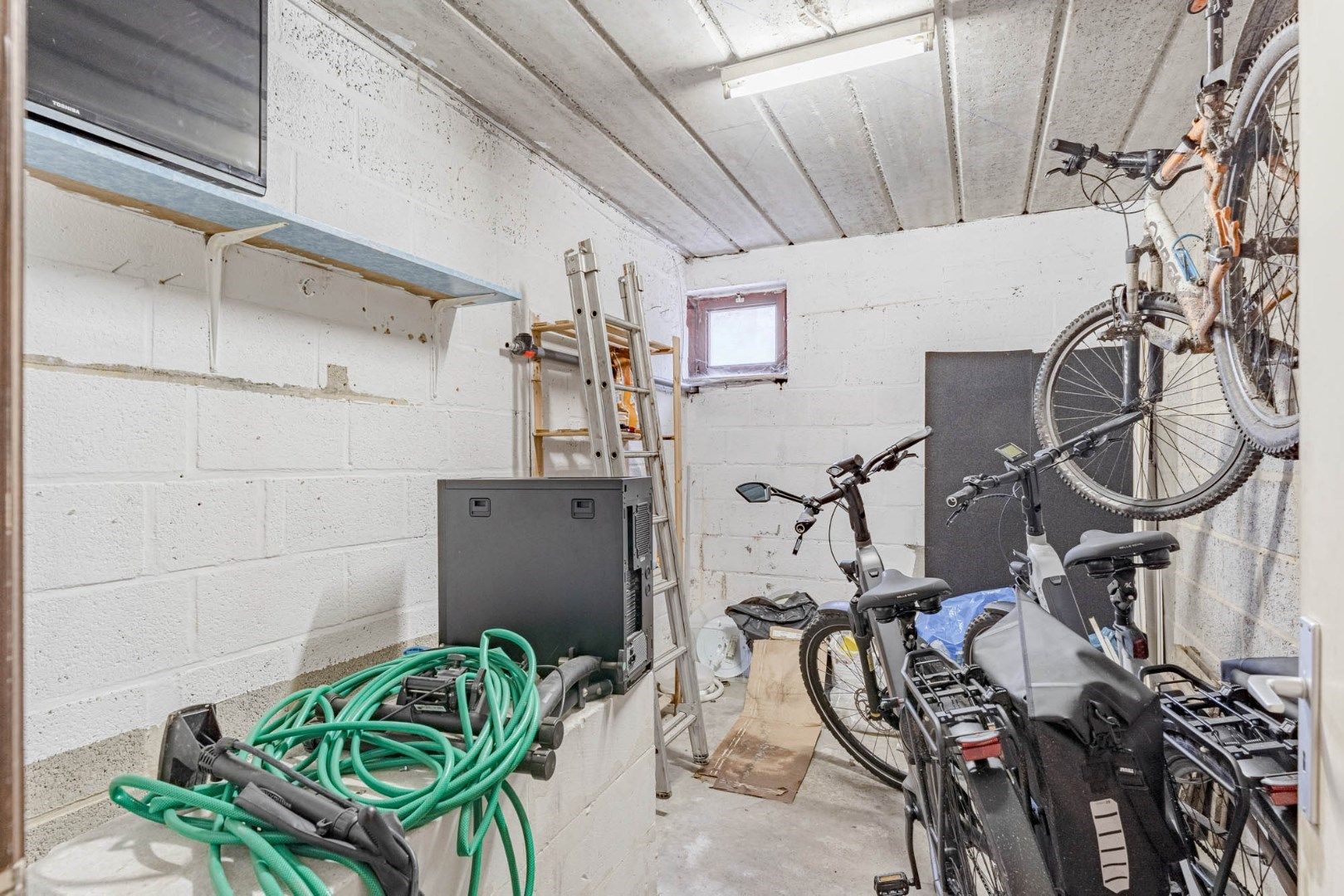 Verzorgd tweeslaapkamer-appartement met garage en berging op enkele minuutjes van het centrum van Munsterbilzen foto 23