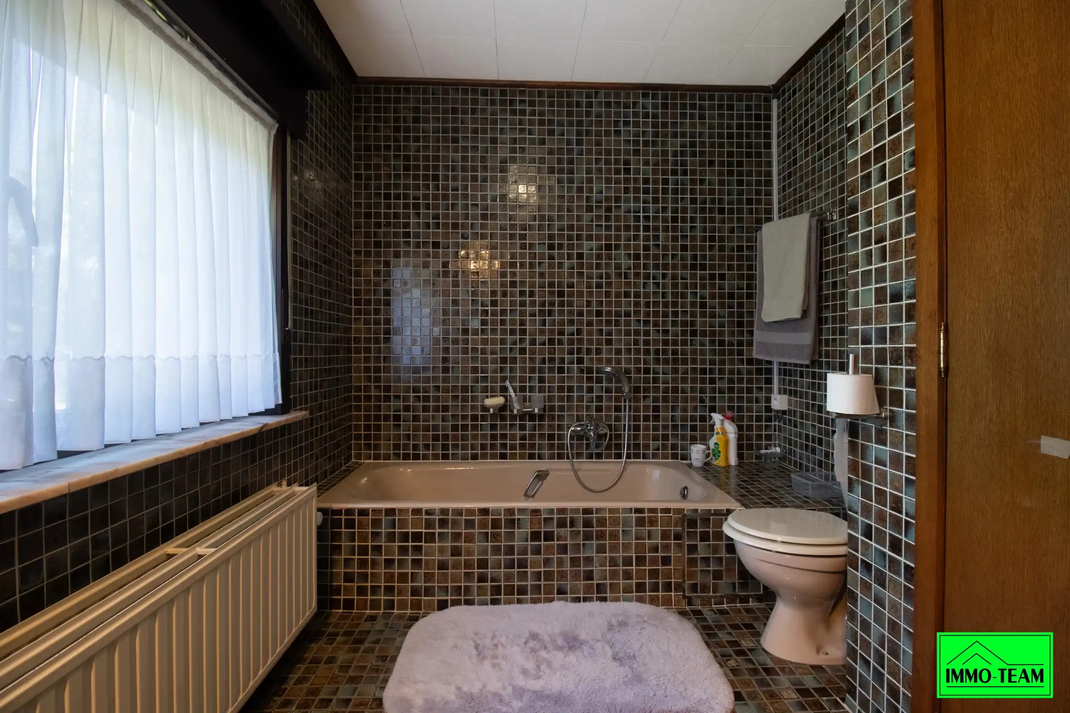 Charmante 3-gevelwoning in rustige woonwijk foto 18