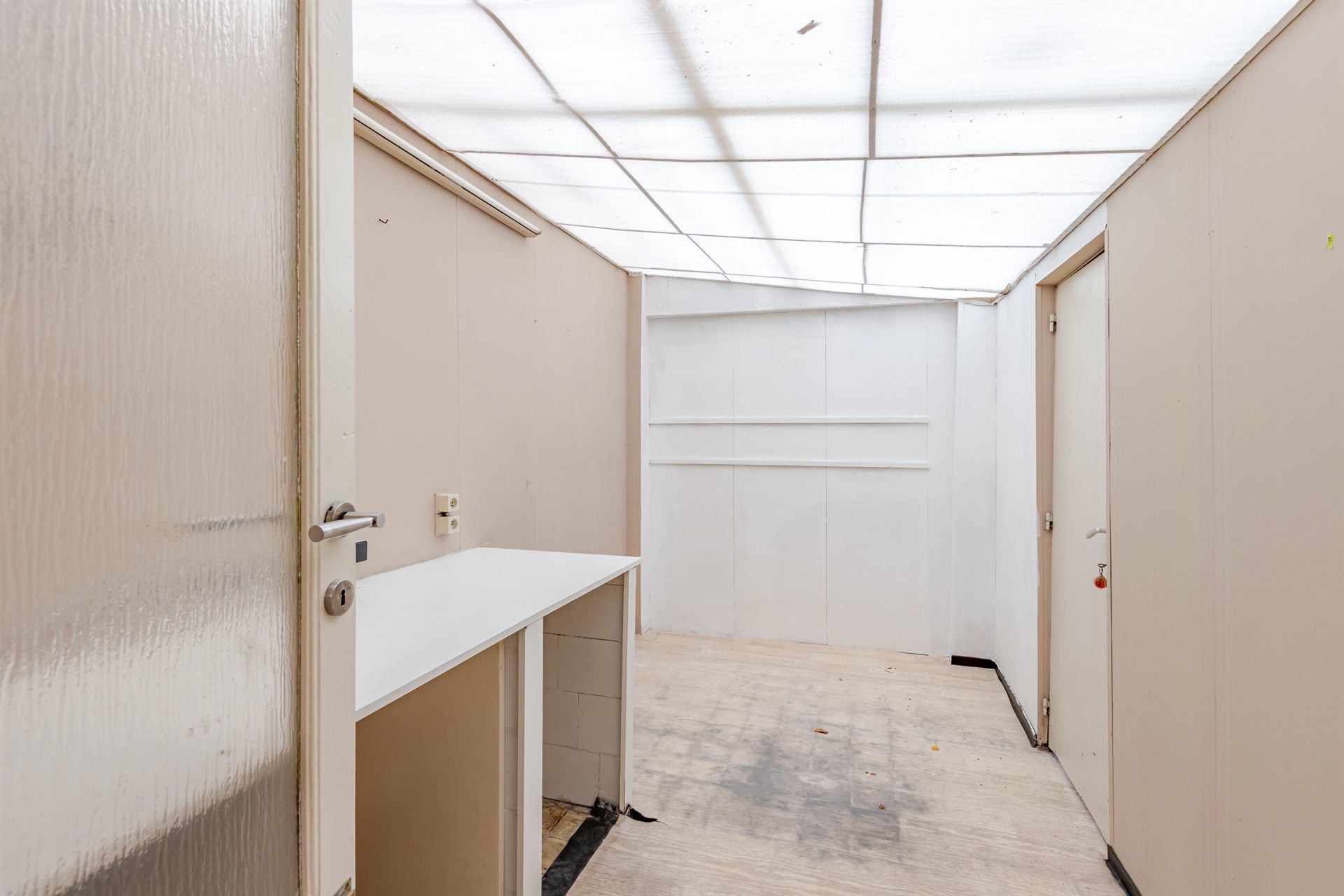 Op te frissen woning met twee slaapkamers en garage te Hofstade foto 9