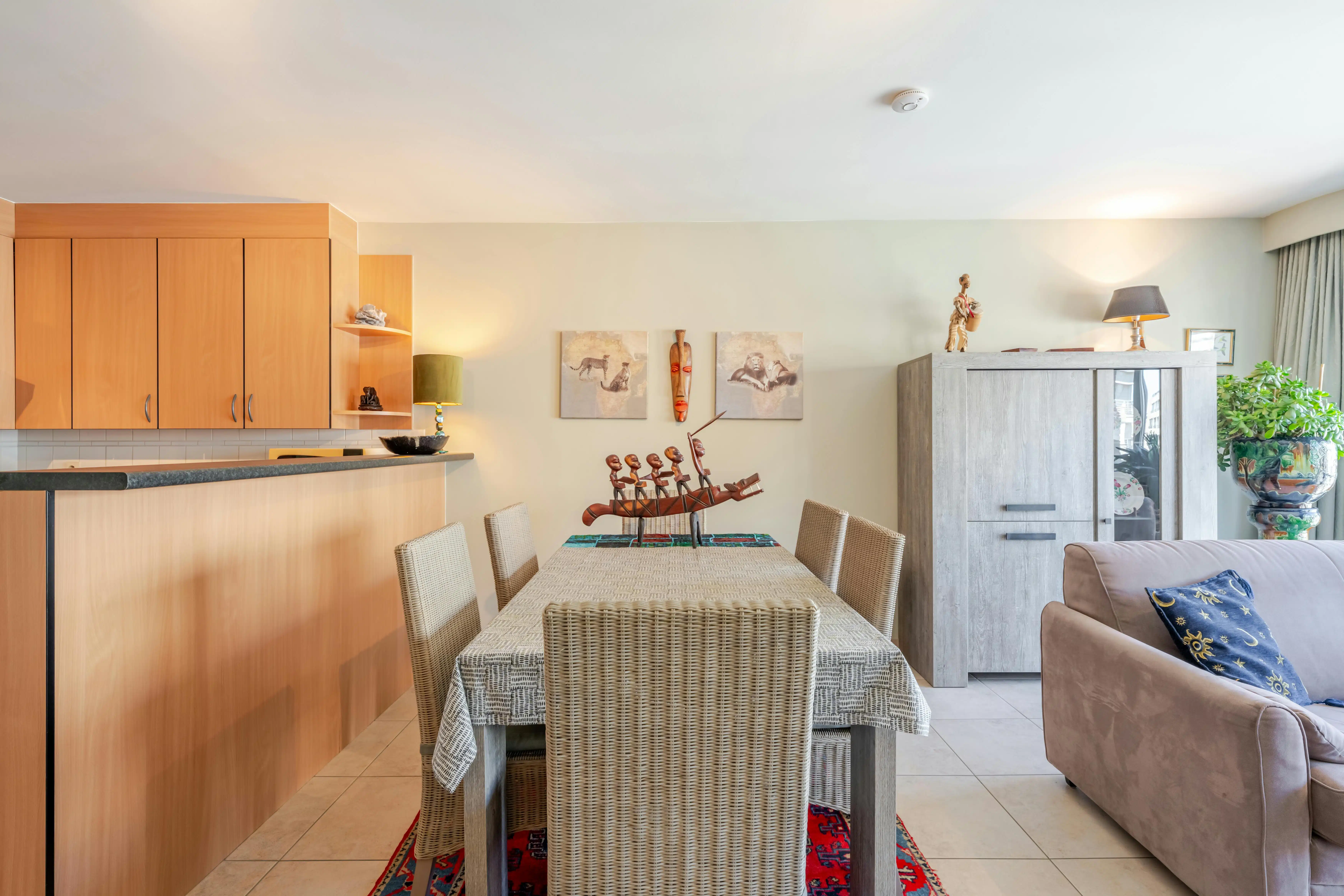 Ruim 2-slaapkamer appartement met zonnig terras te Oostende foto 6