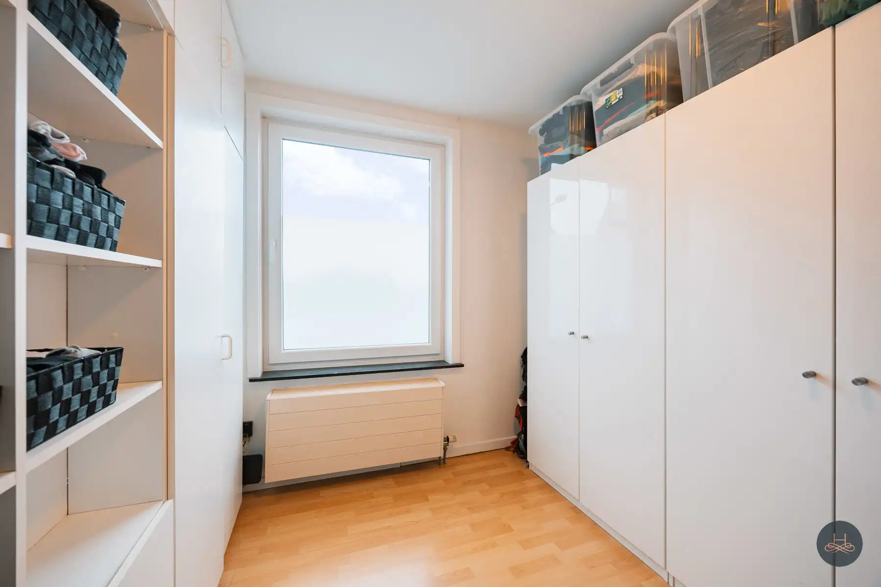 Charmante, halfopen, gerenoveerde woning met 3 staanplaatsen foto 18