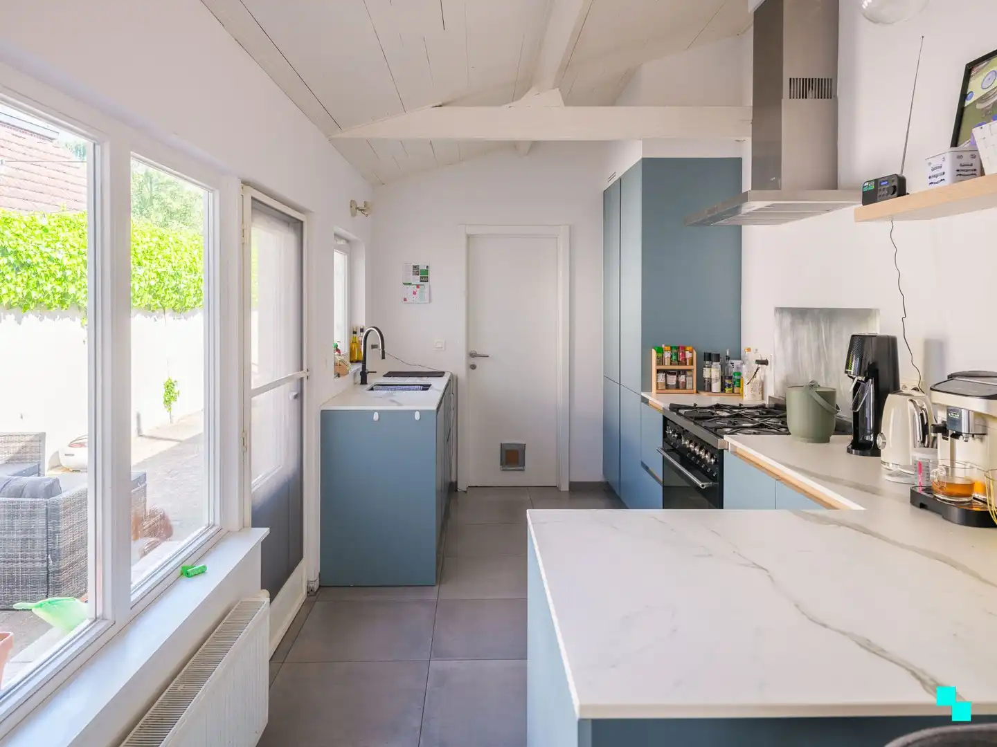 Charmante woning te Balegem dorp met prachtige tuin foto 10