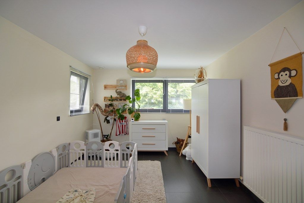 Moderne, energiezuinige woning met 4 slpks op 7a 7ca. foto 25