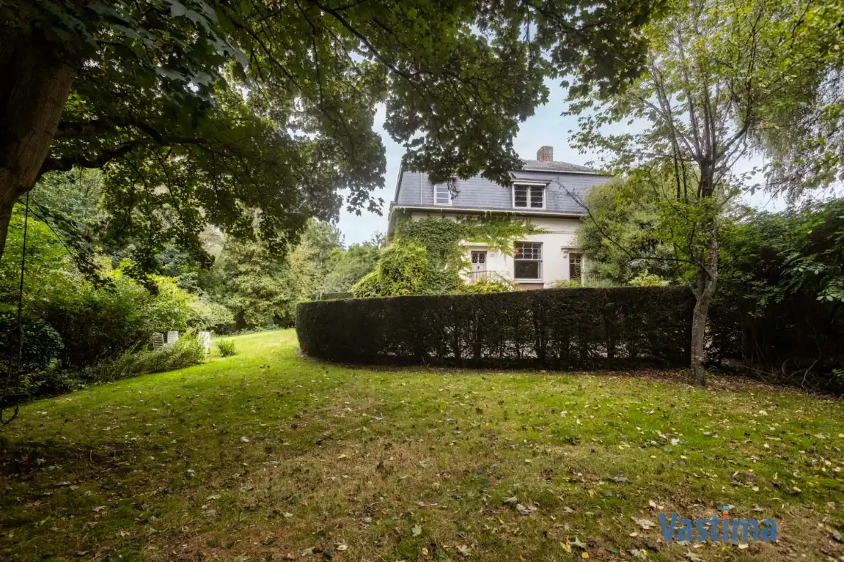 Karaktervolle villa met authentieke charme in een groene setting foto 40